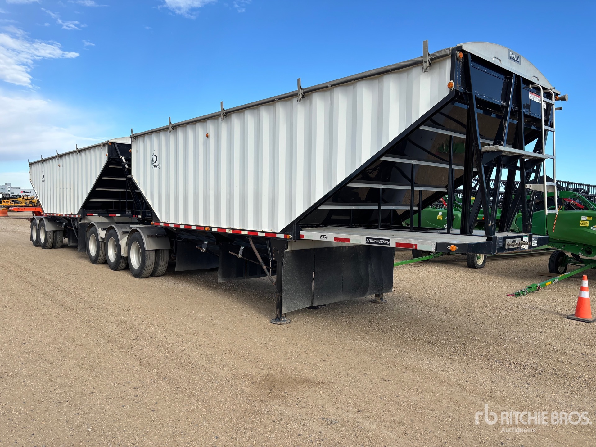 2017 Load King 28 ft Super B-Train Lead Belly