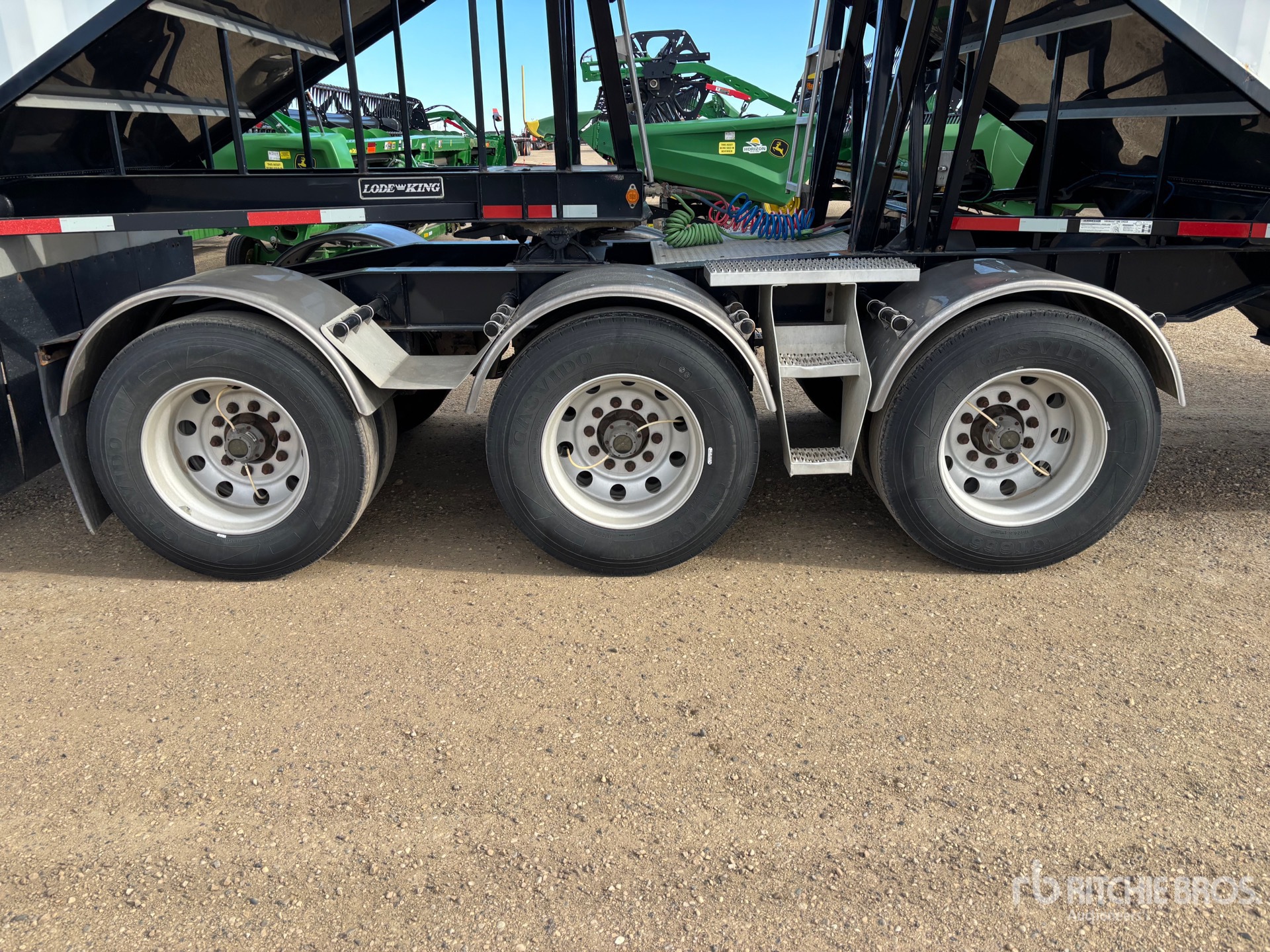 2017 Load King 28 ft Super B-Train Lead Belly
