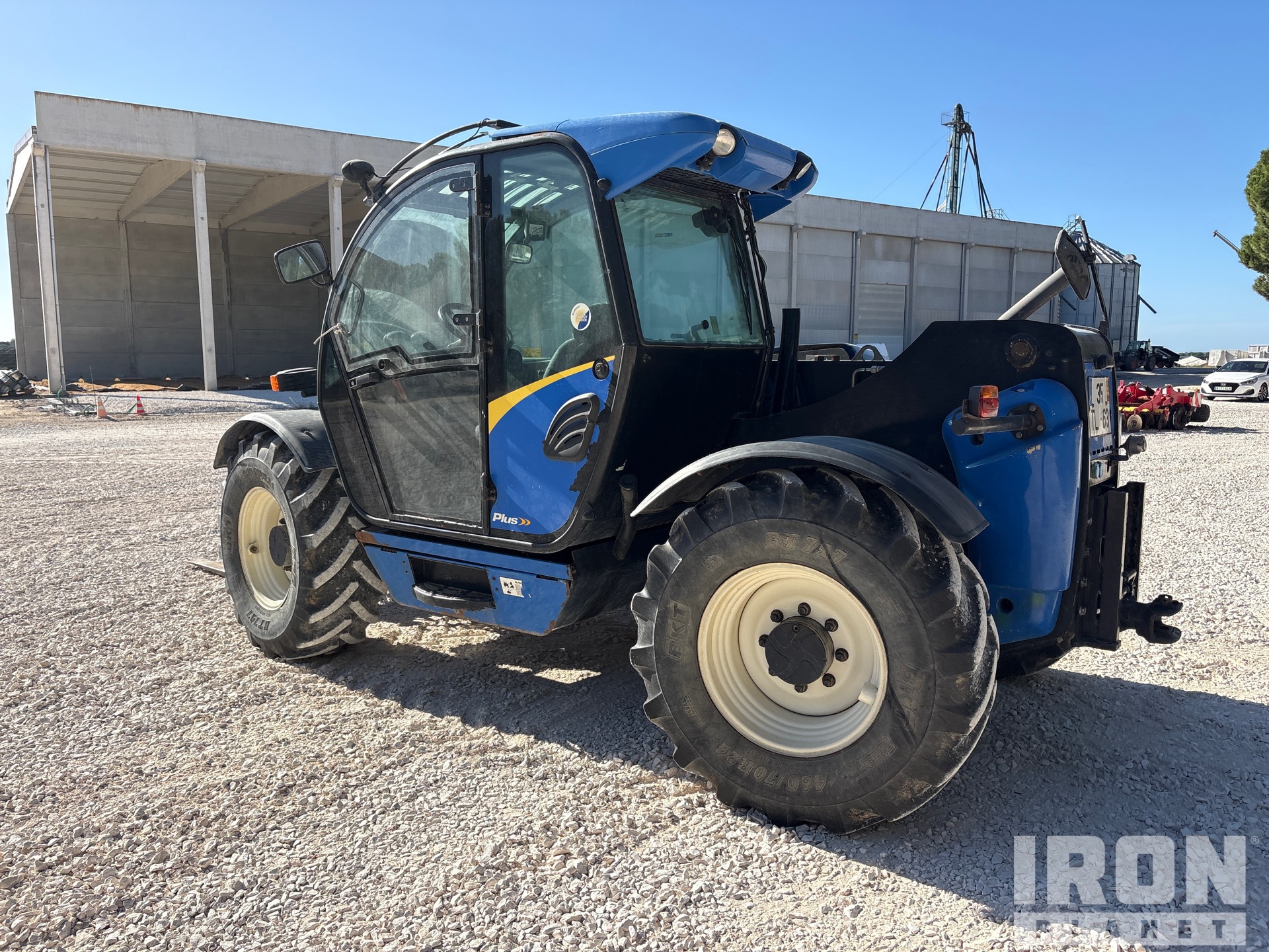 2011 New Holland LM 5060