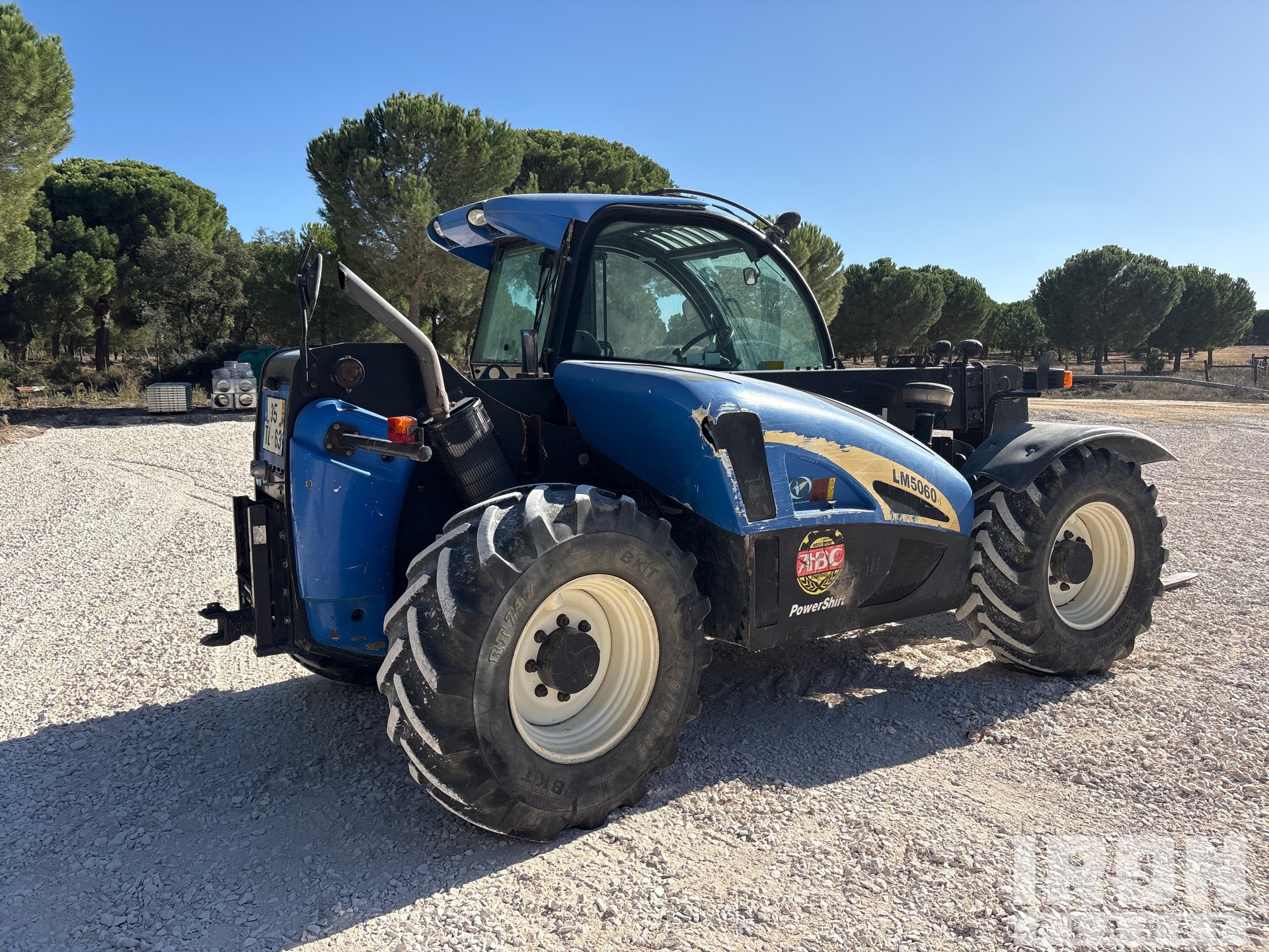 2011 New Holland LM 5060