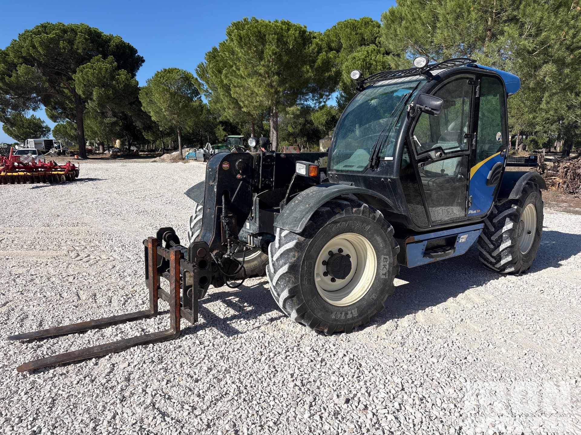 2011 New Holland LM 5060
