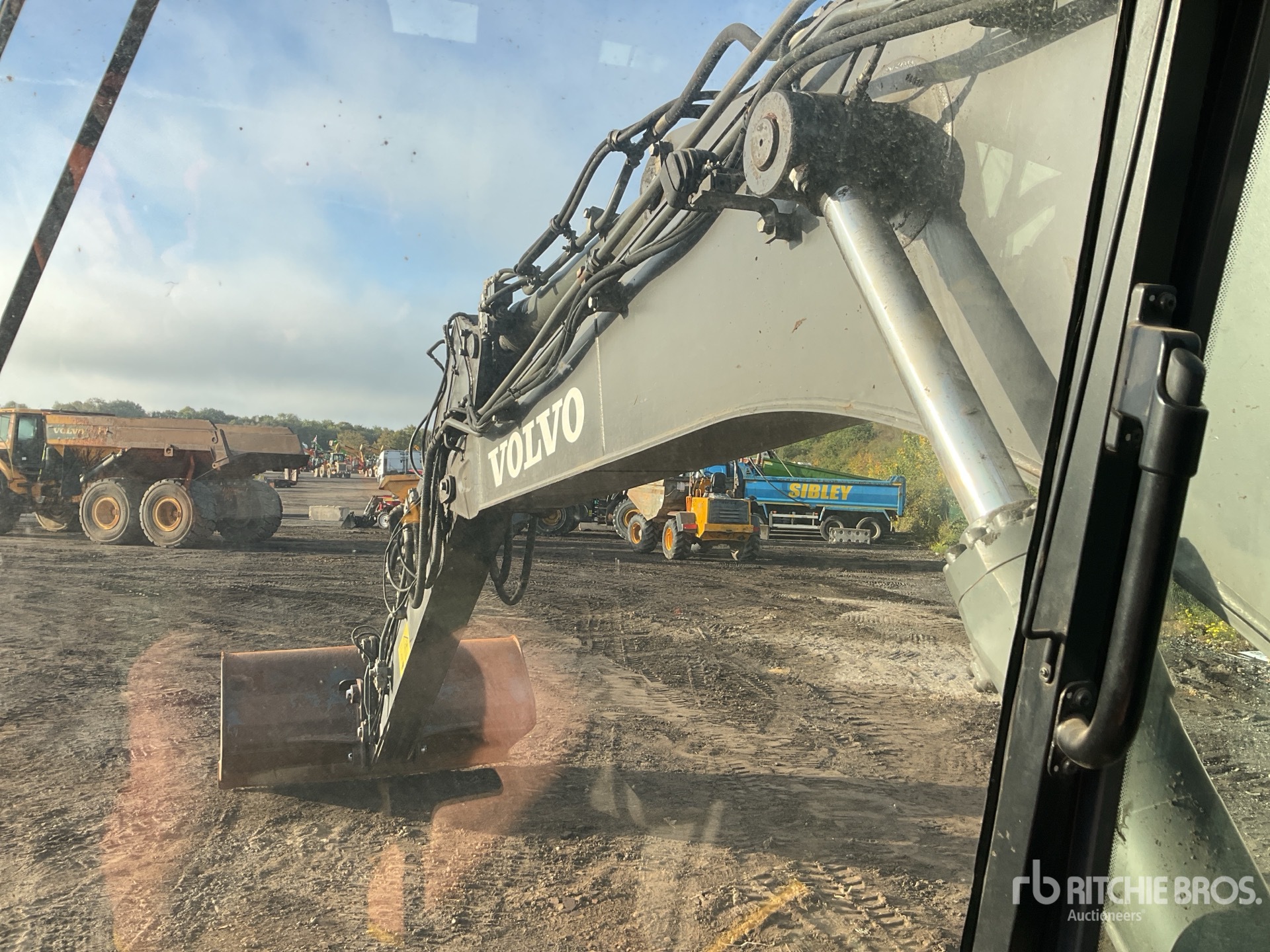2017 Volvo EC140EL