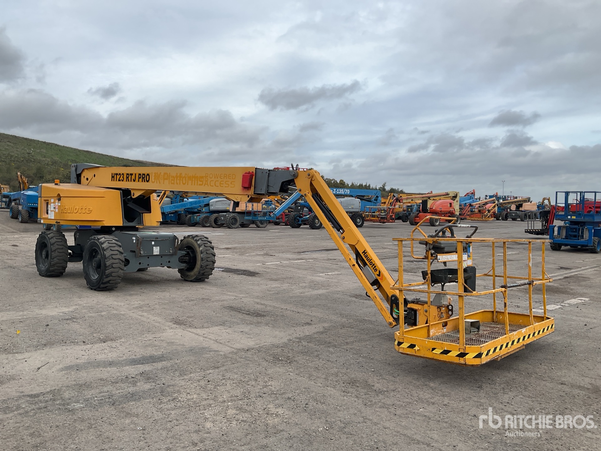 2016 Haulotte HT23RTJ