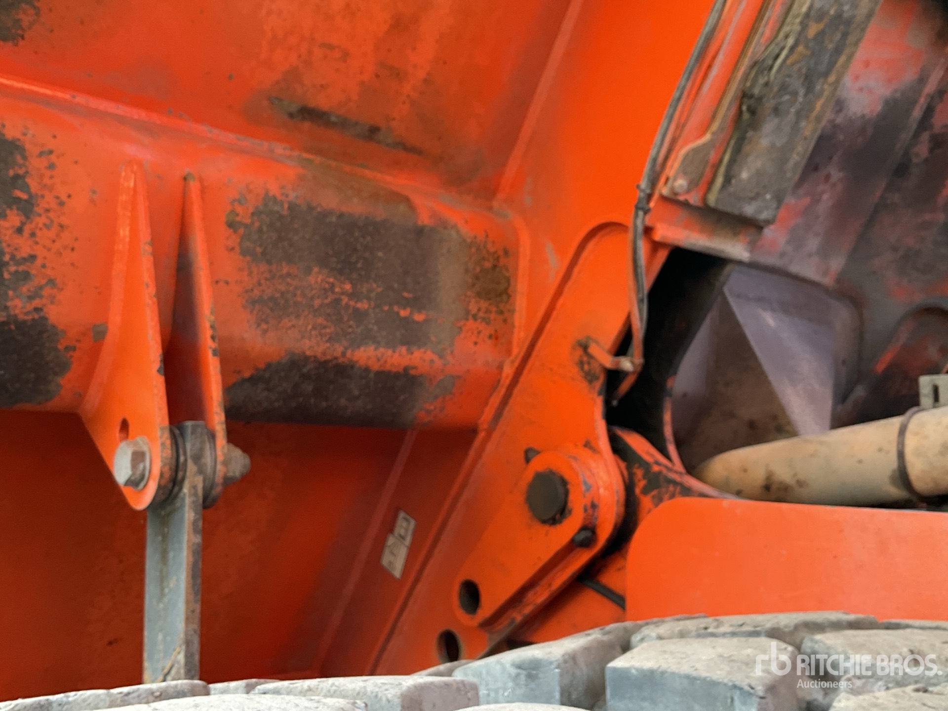 2004 Hitachi EH1100-3