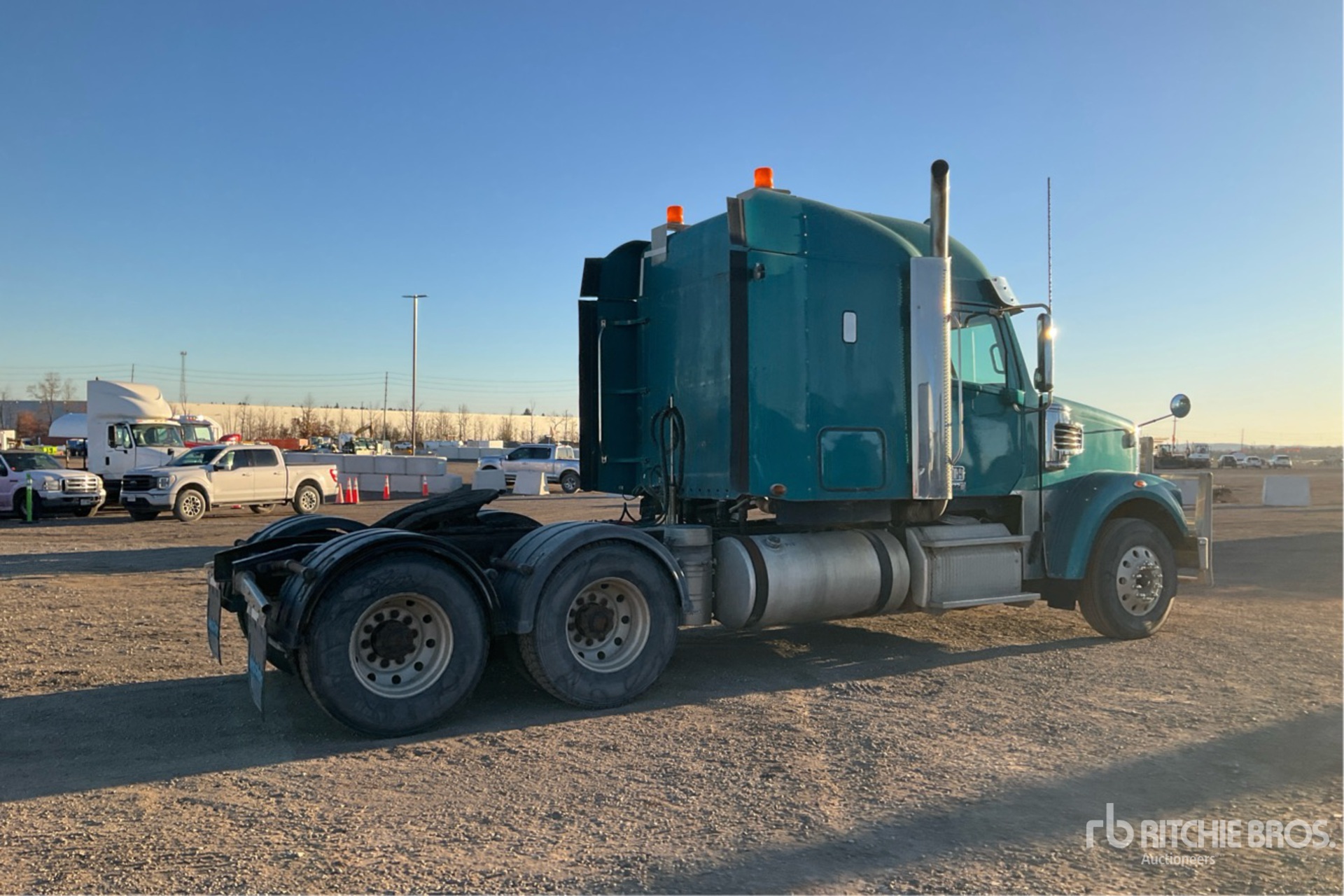 2017 Freightliner CORONADO SD122