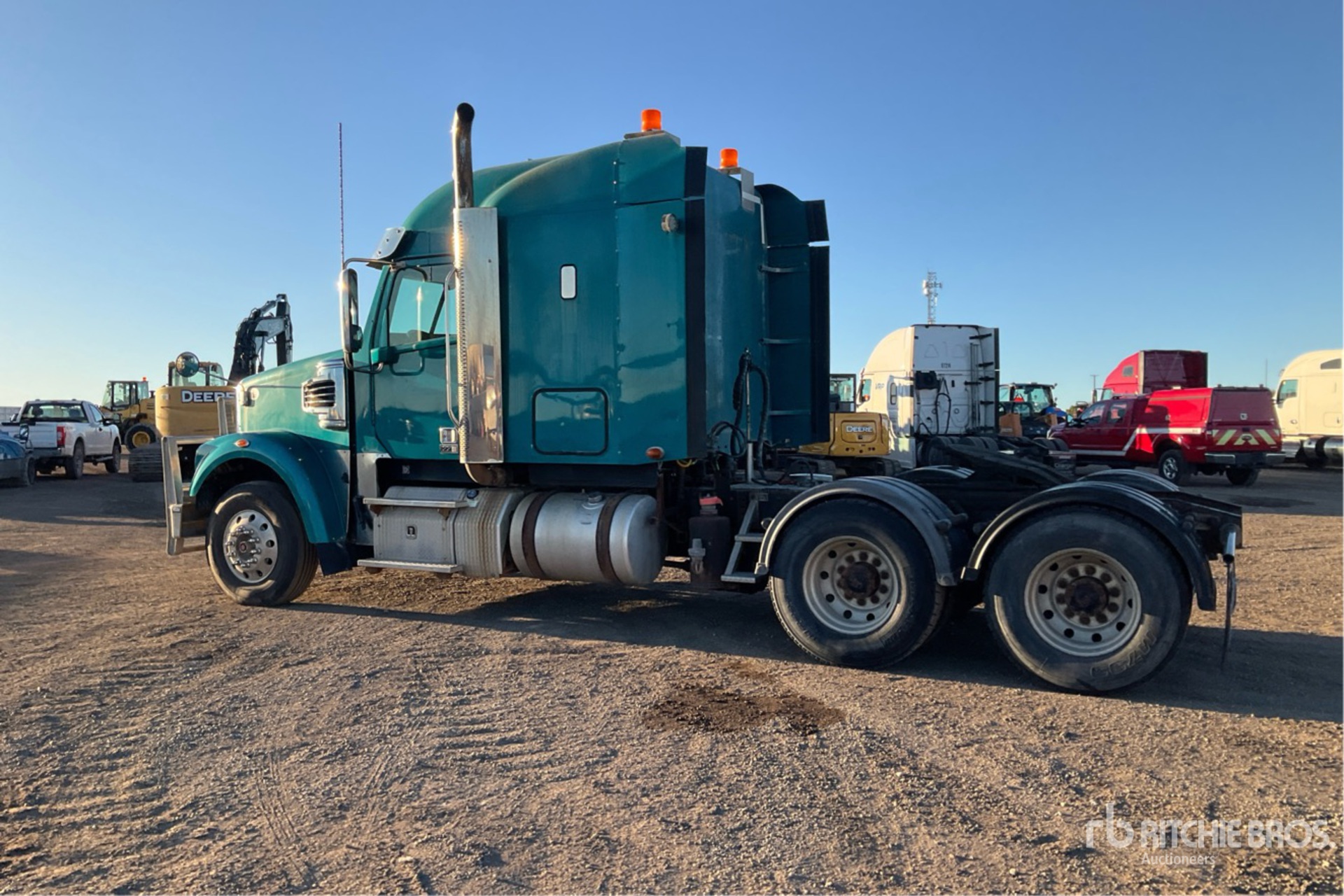 2017 Freightliner CORONADO SD122