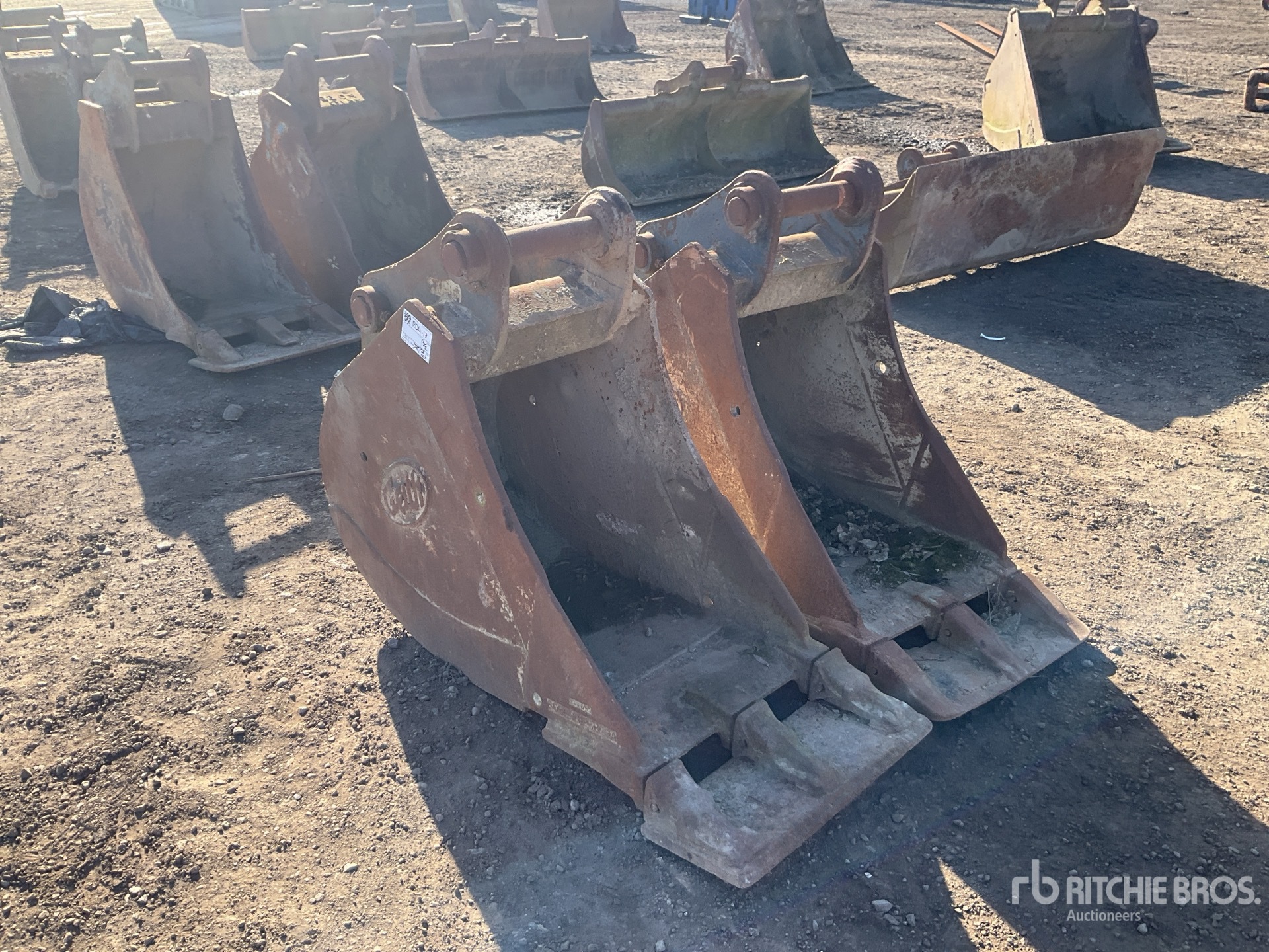 Geith QUANTITY OF (2) 550 MM DIGGING
