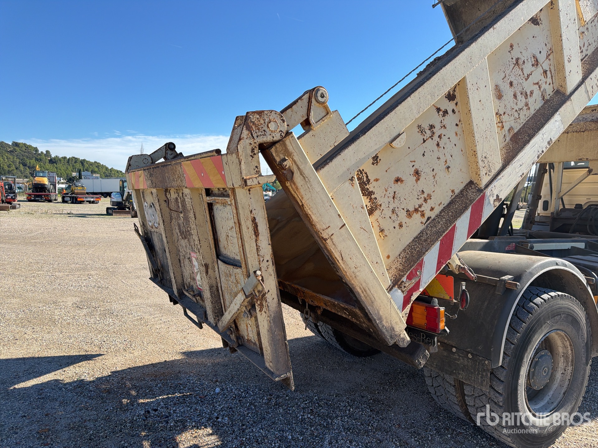 2006 Mercedes-Benz AXOR1828