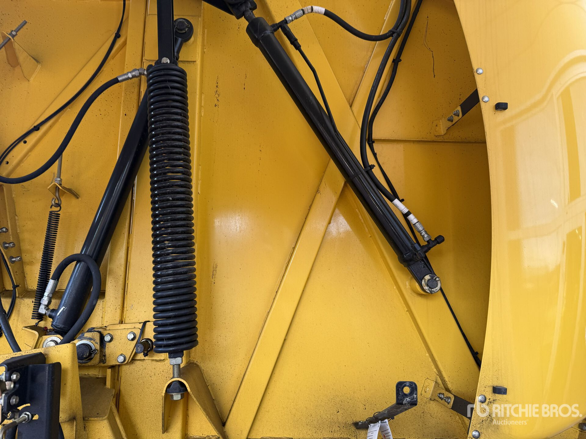 2024 New Holland ROLLBELT 180 SU