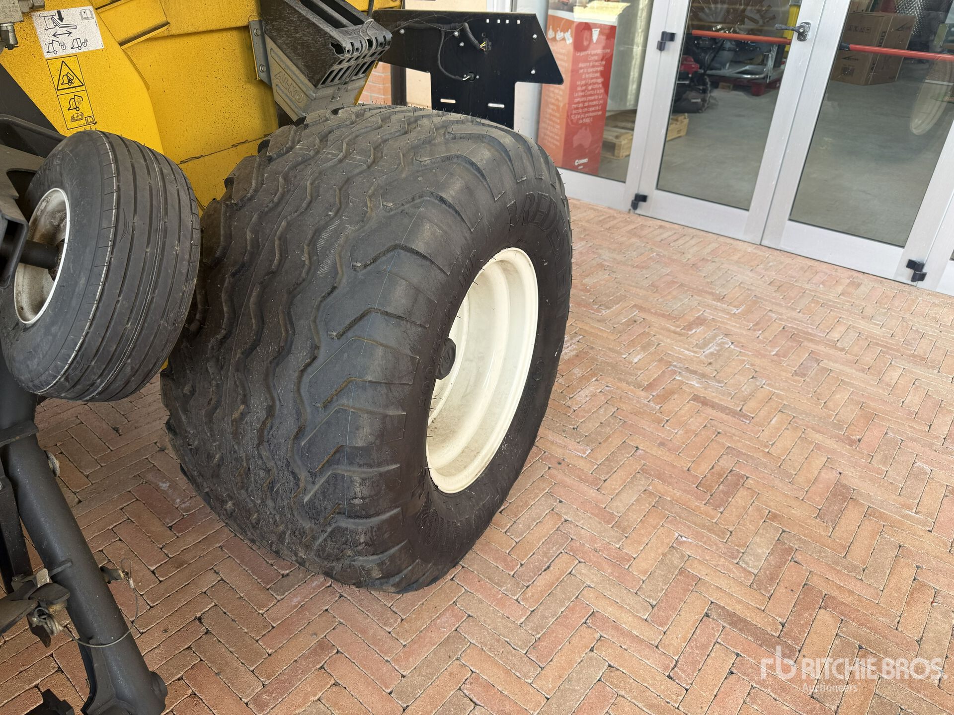 2024 New Holland ROLLBELT 180 SU