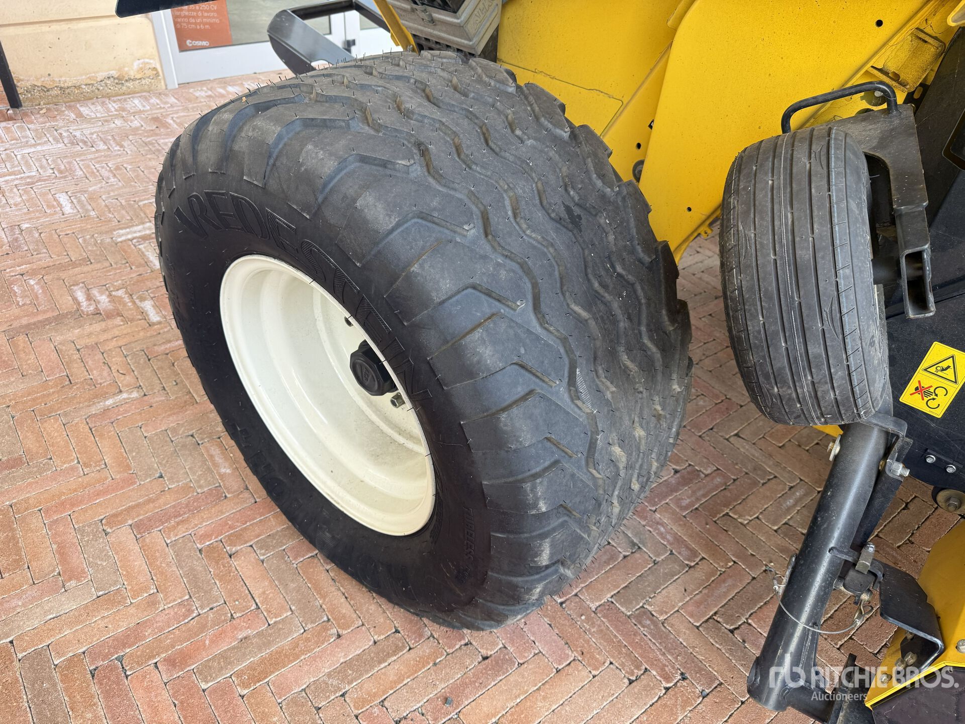 2024 New Holland ROLLBELT 180 SU