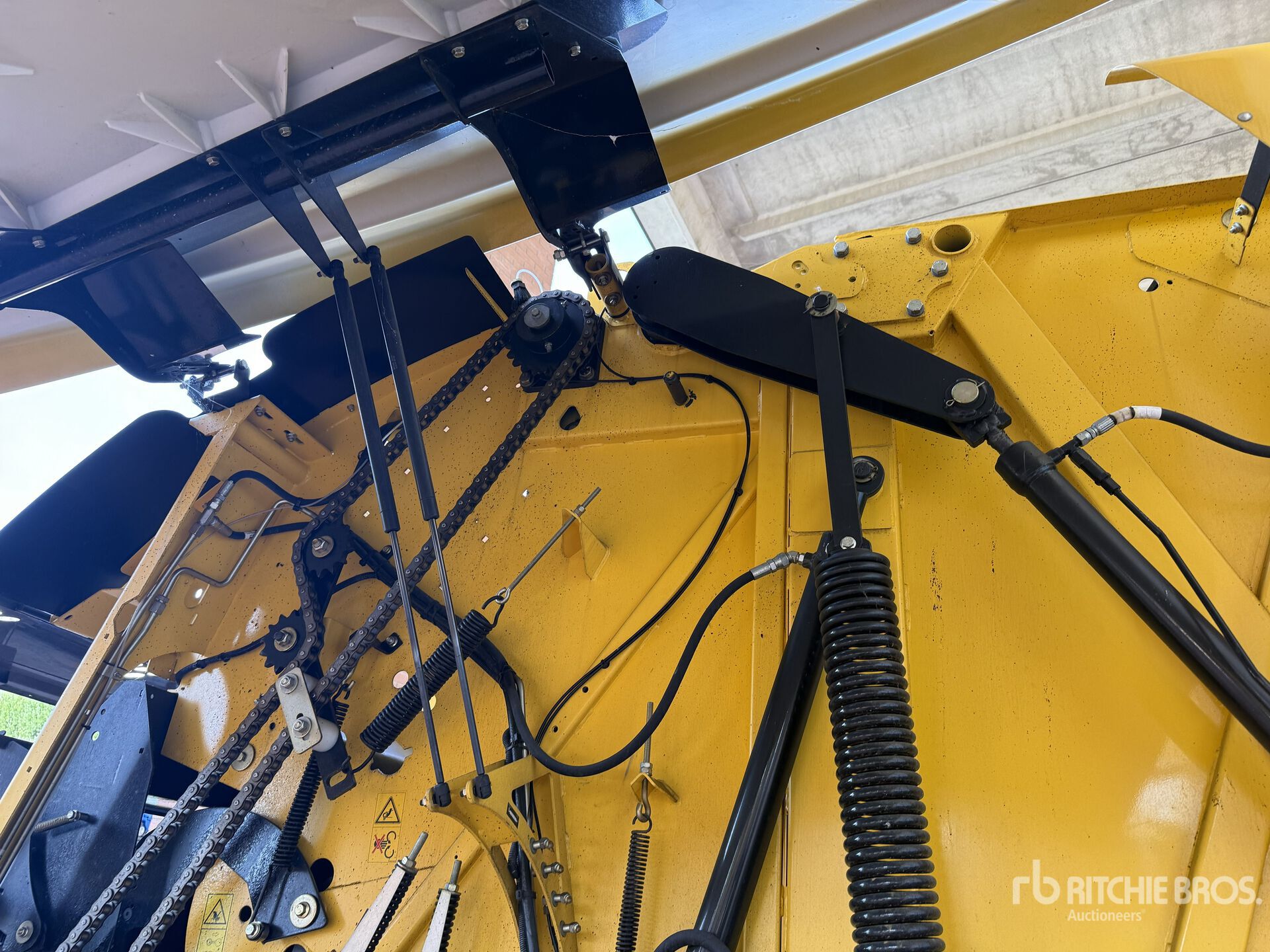 2024 New Holland ROLLBELT 180 SU