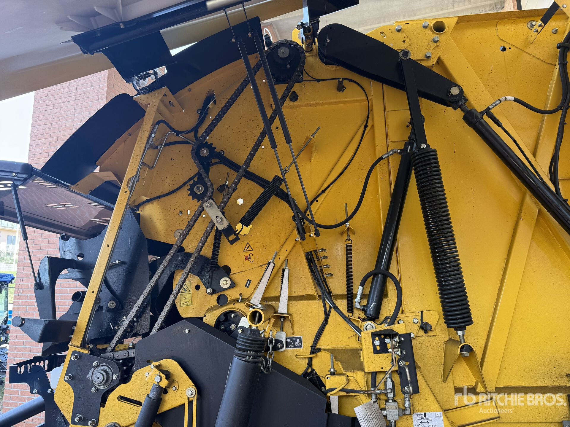 2024 New Holland ROLLBELT 180 SU