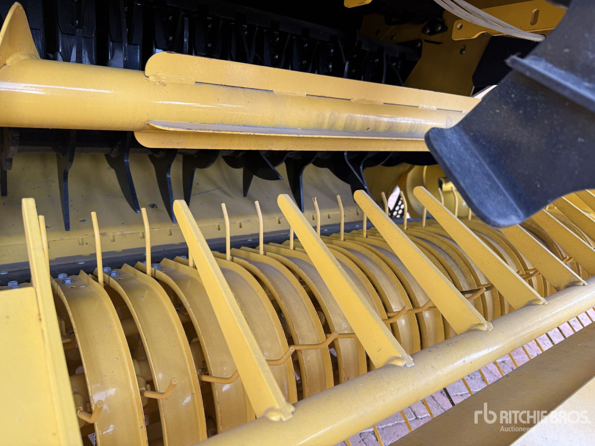 2024 New Holland ROLLBELT 180 SU