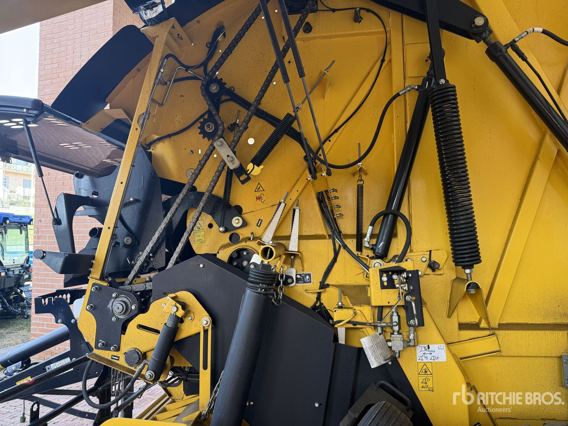 2024 New Holland ROLLBELT 180 SU
