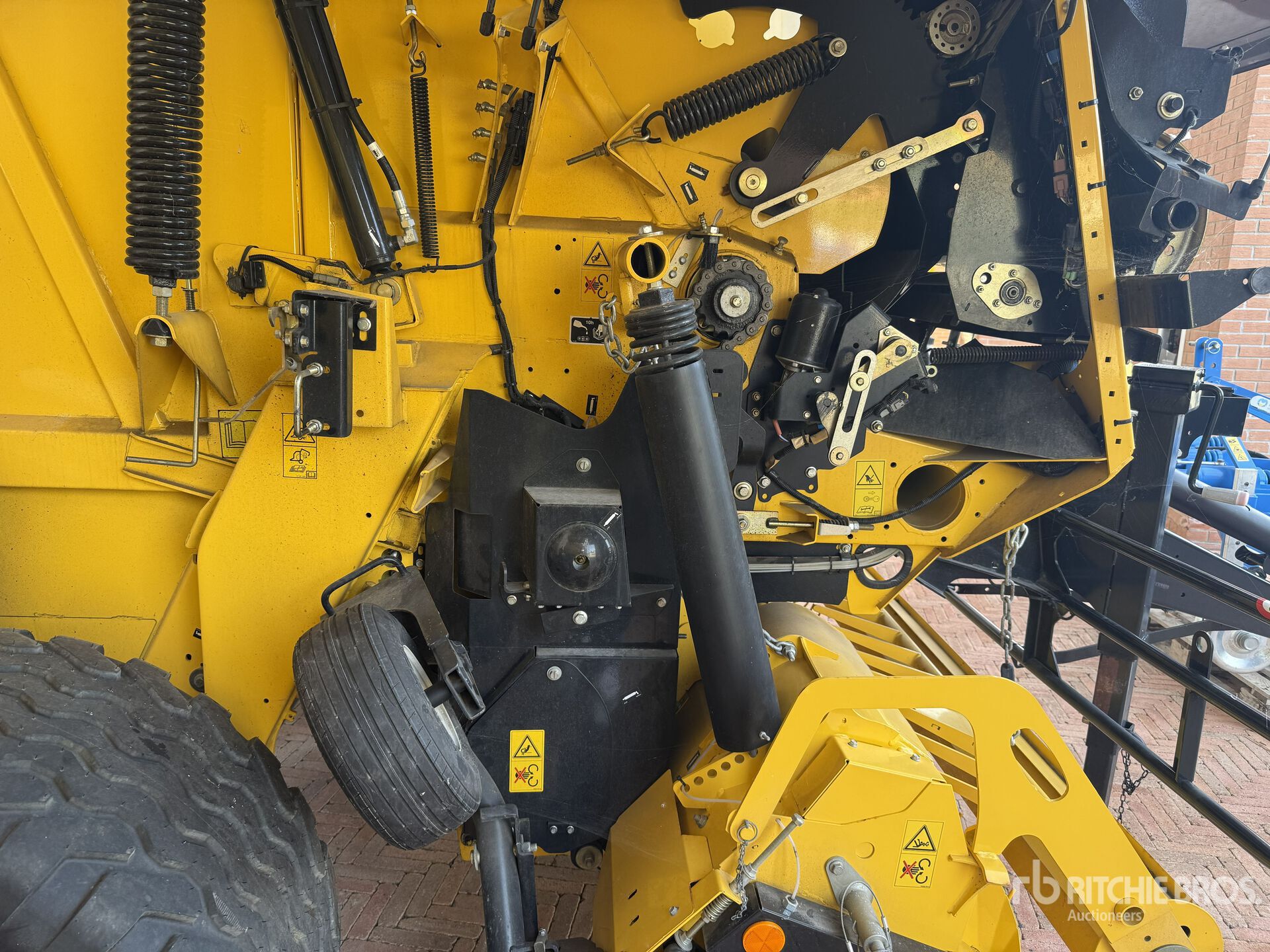2024 New Holland ROLLBELT 180 SU