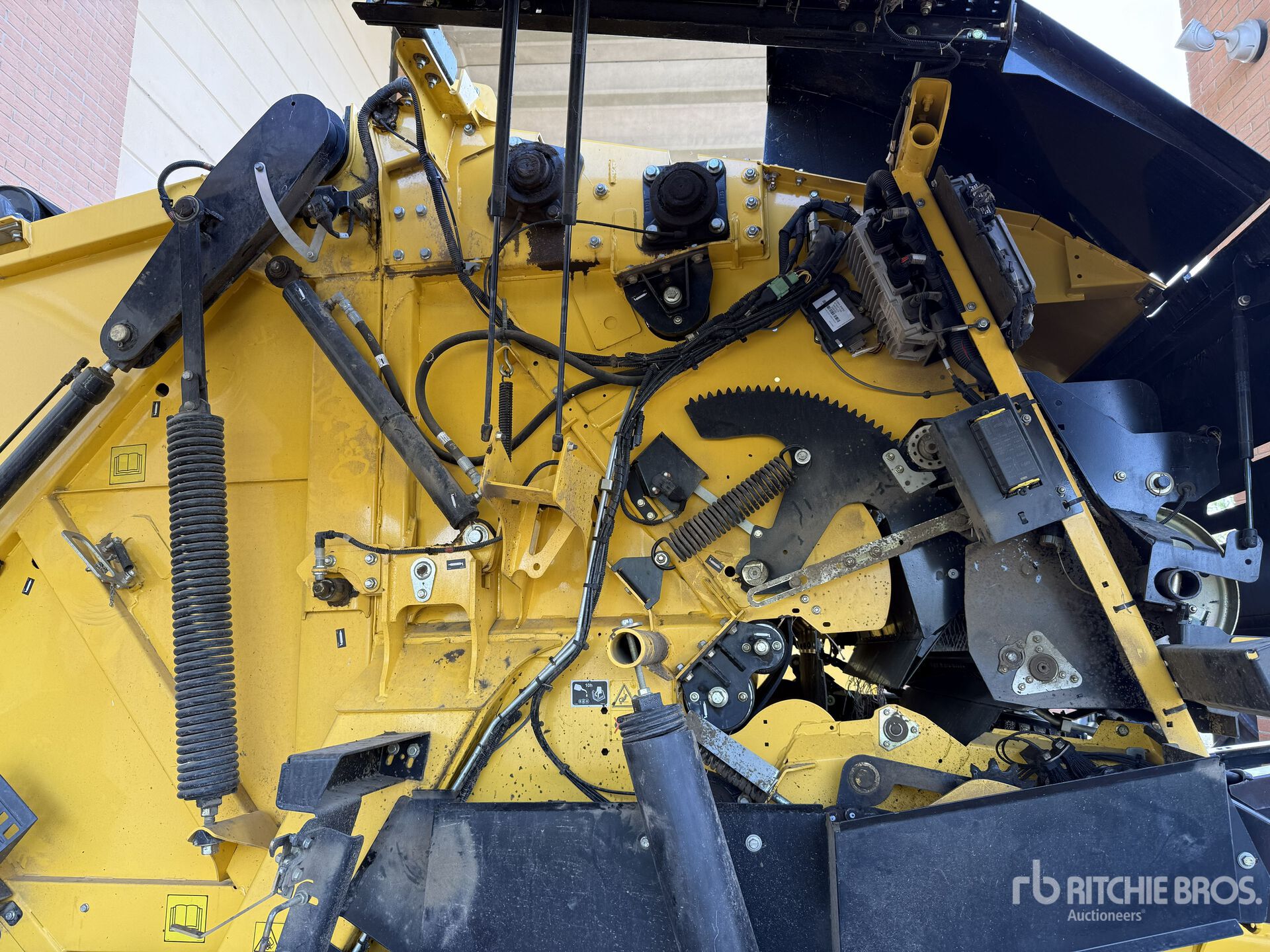 2023 New Holland PRO BELT 165