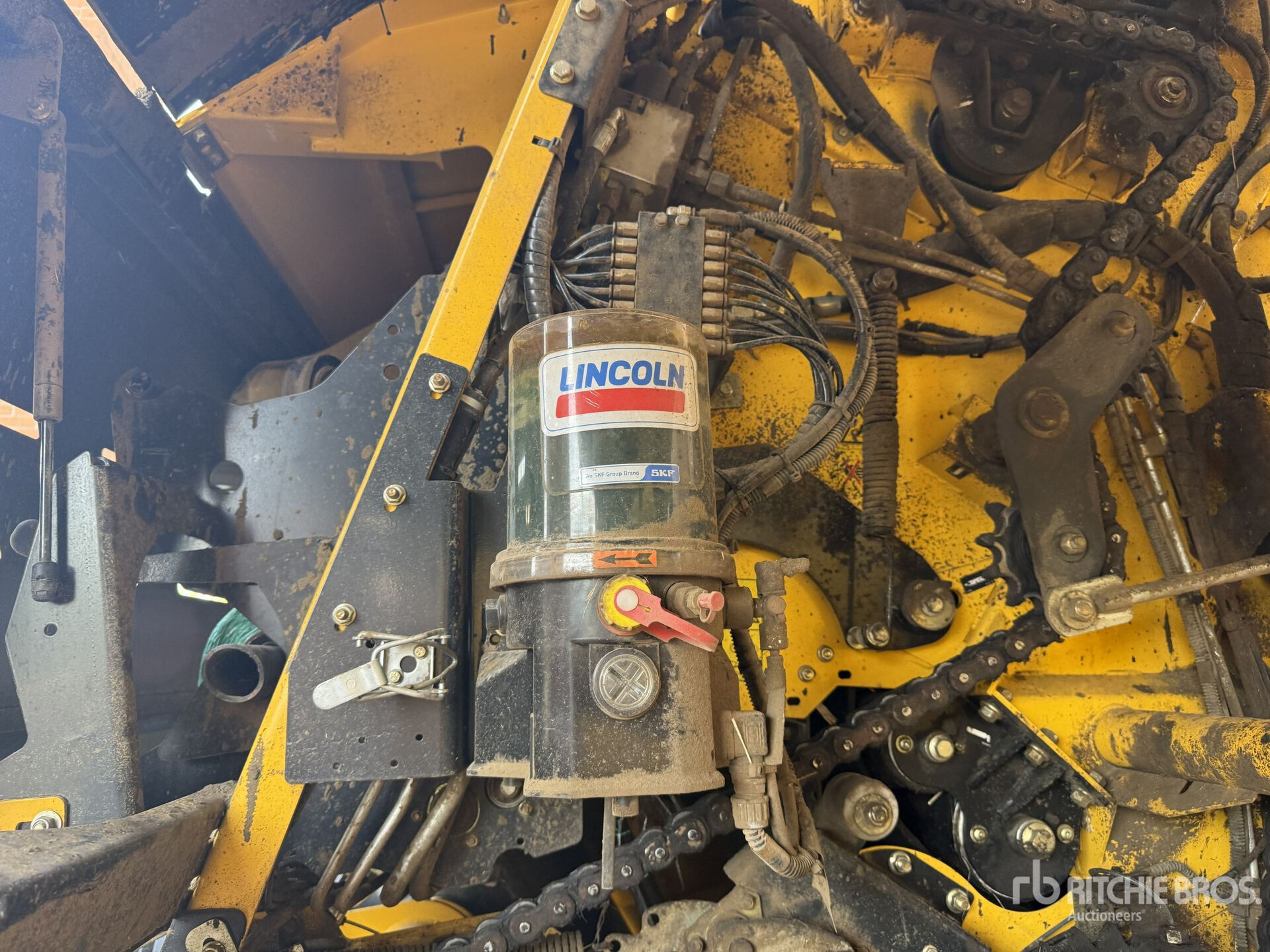 2023 New Holland PRO BELT 165