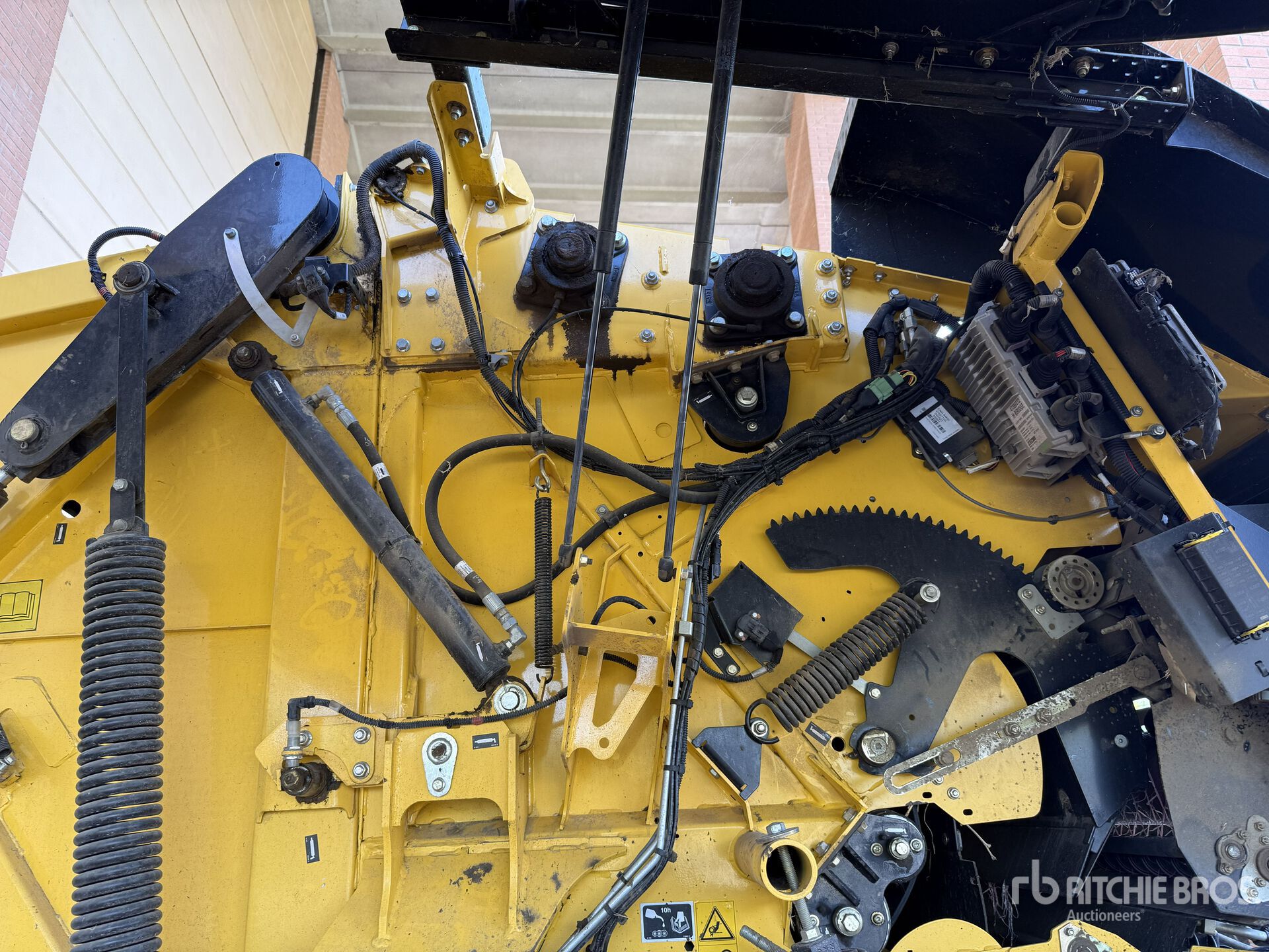 2023 New Holland PRO BELT 165