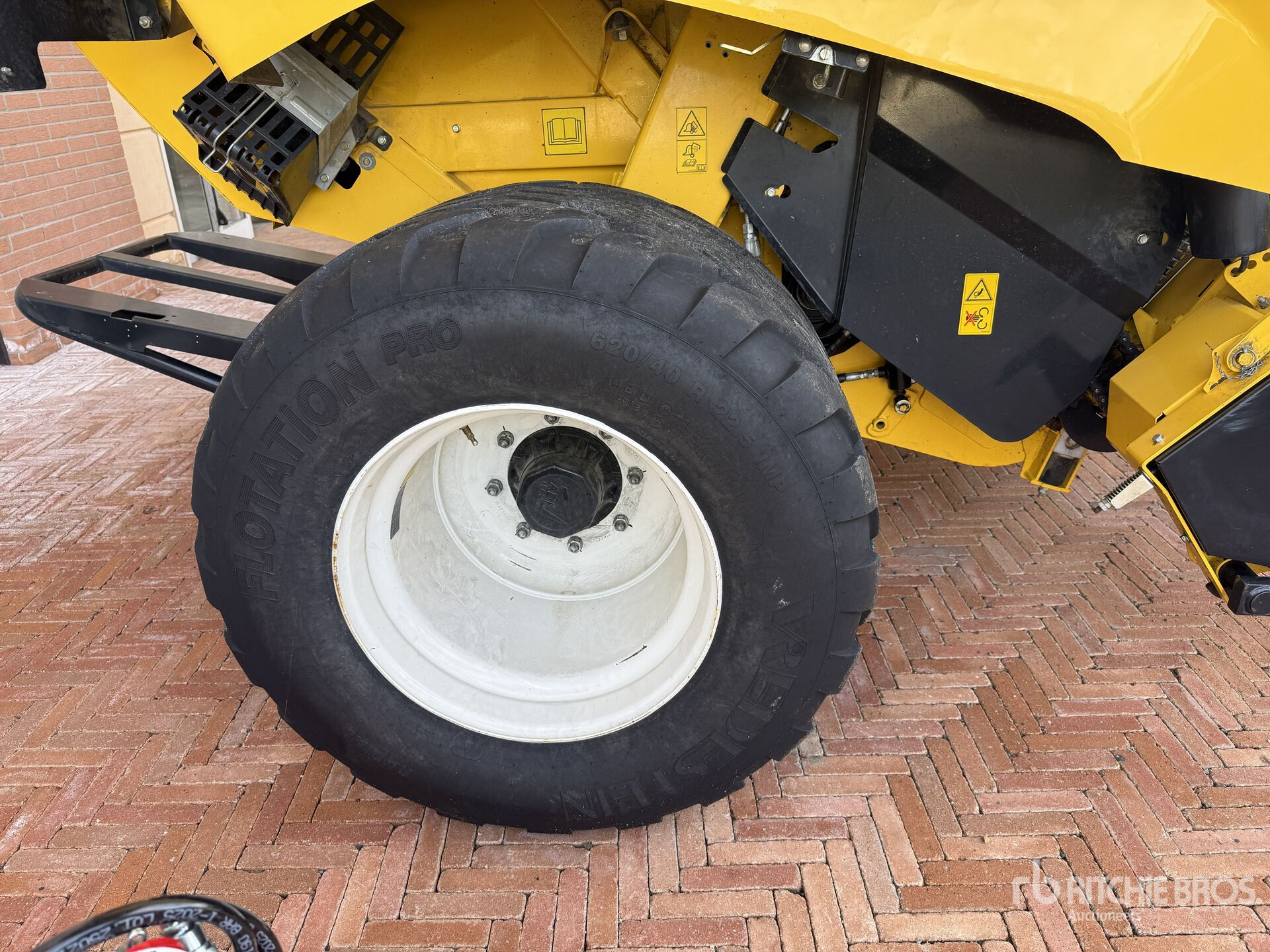 2023 New Holland PRO BELT 165
