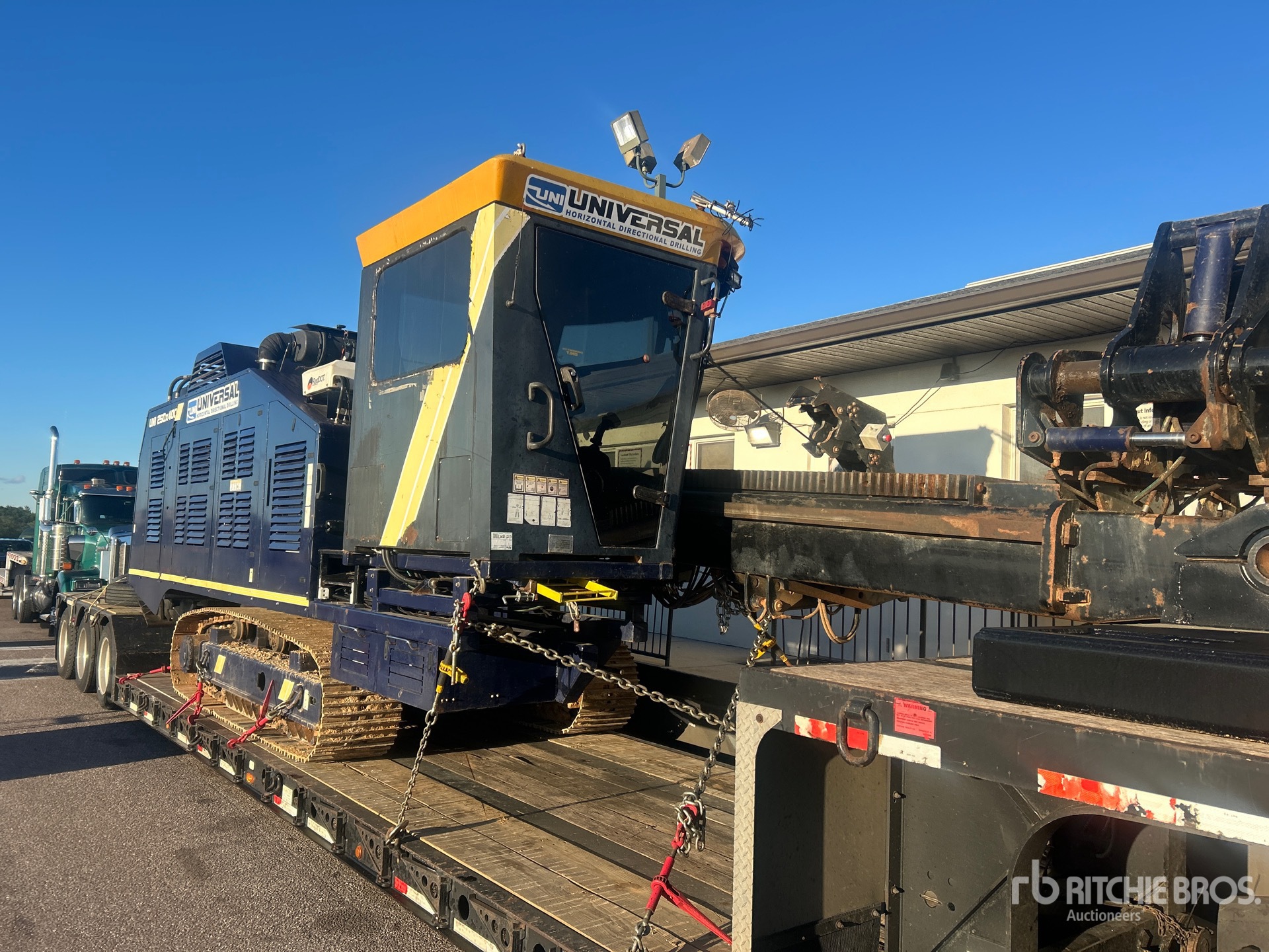 Photo of 2022 Universal UNI 250X400