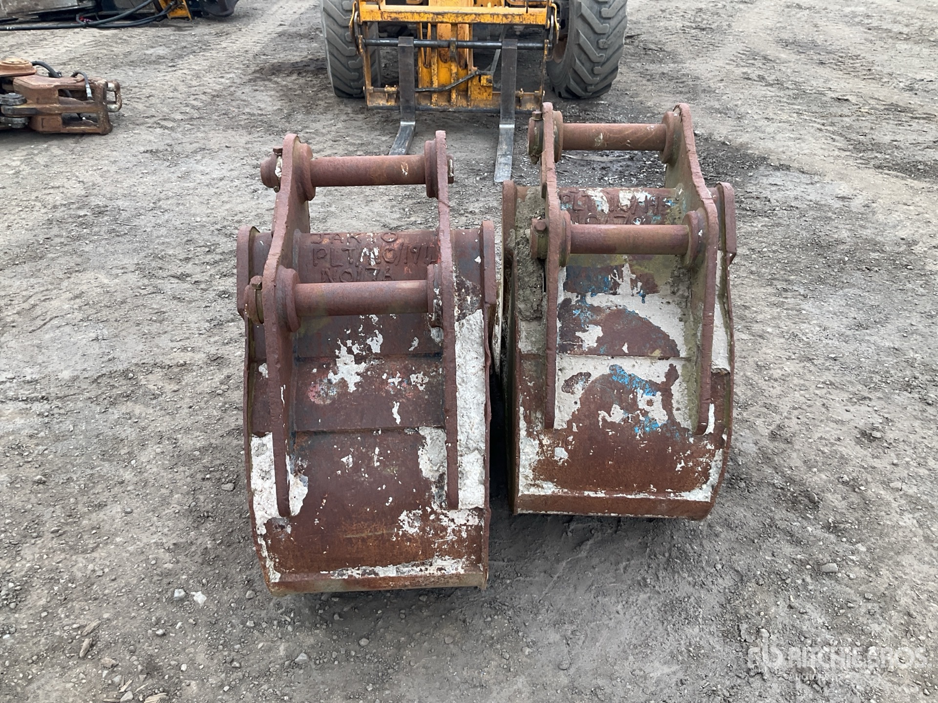 Strickland QUANTITY OF (2) 600 MM DIGGING