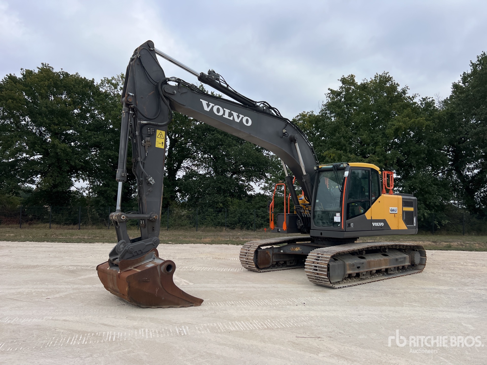 Photo of 2020 Volvo EC200EL