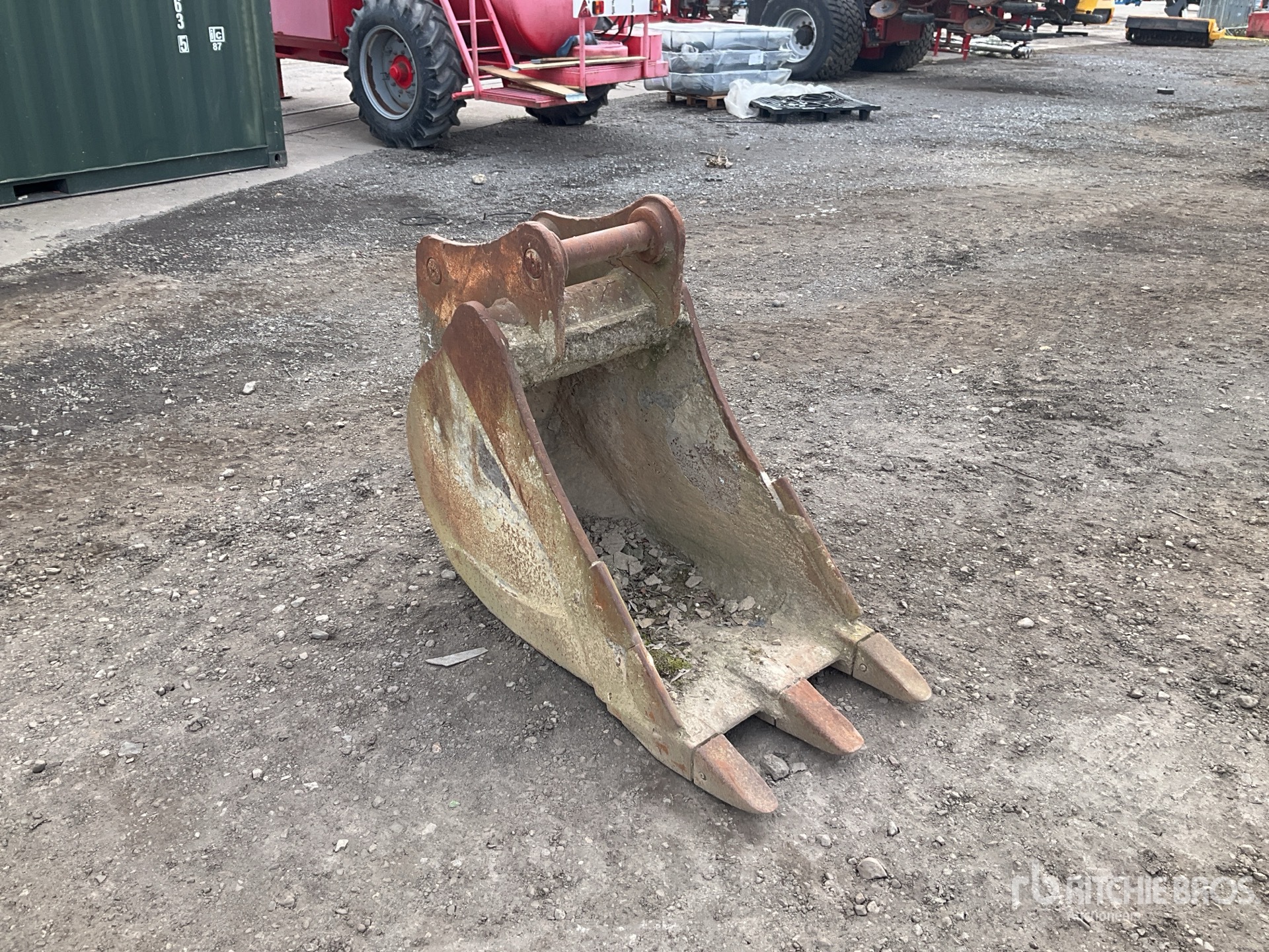 Strickland 600 MM DIGGING