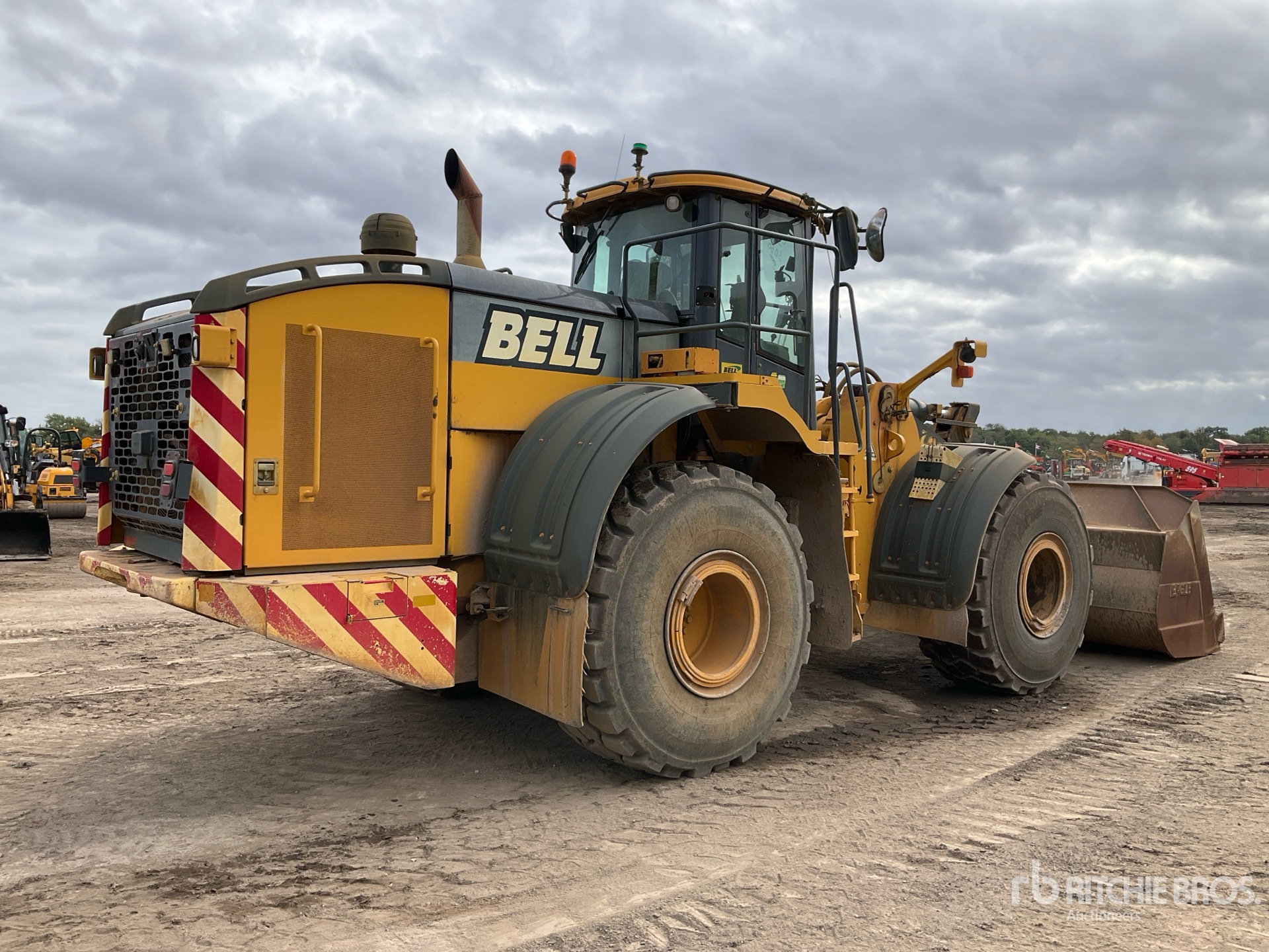 2015 Bell L2606E