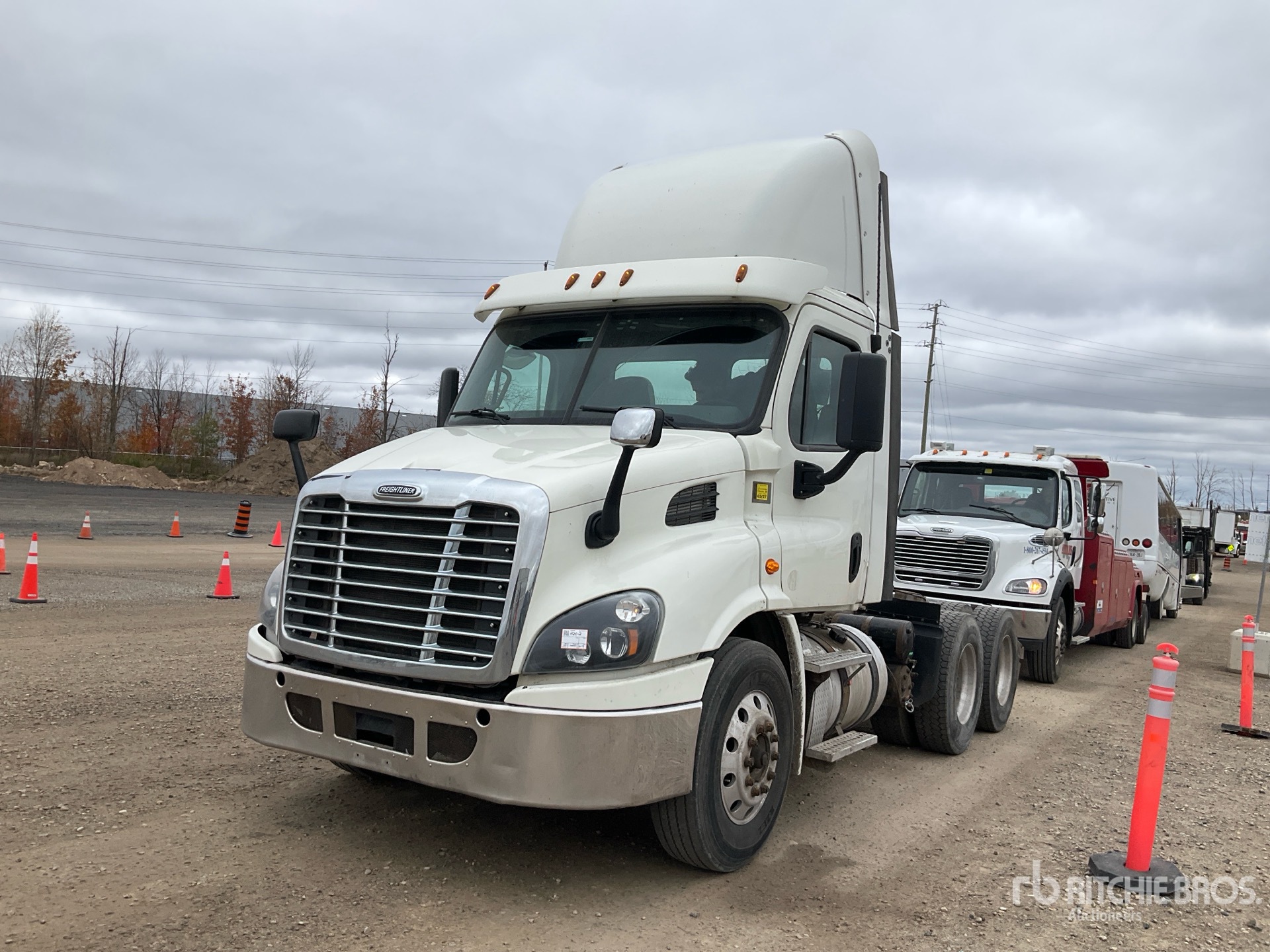 2017 Freightliner CASCADIA 113