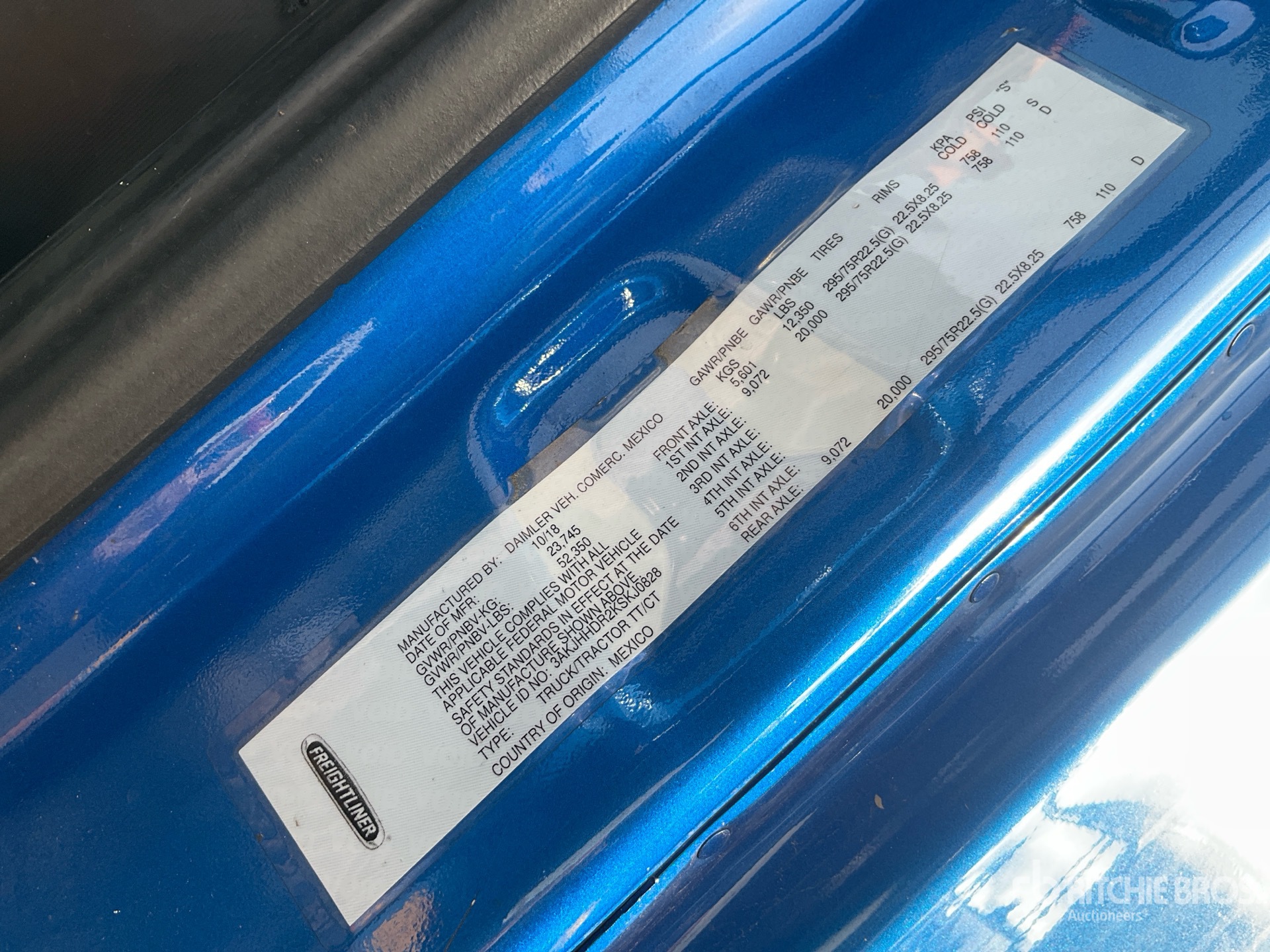 2019 Freightliner CASCADIA 126