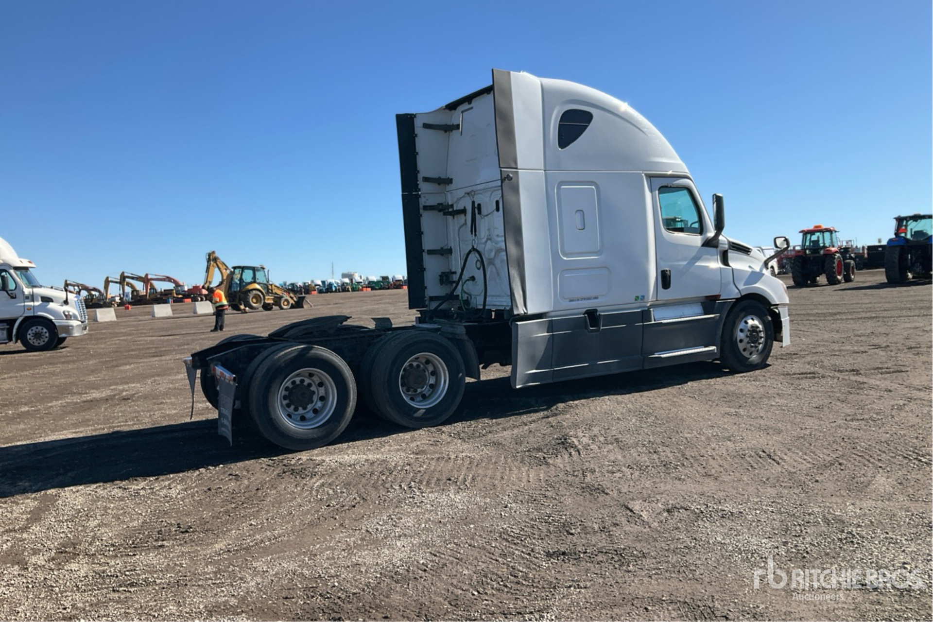 2019 Freightliner CASCADIA 126