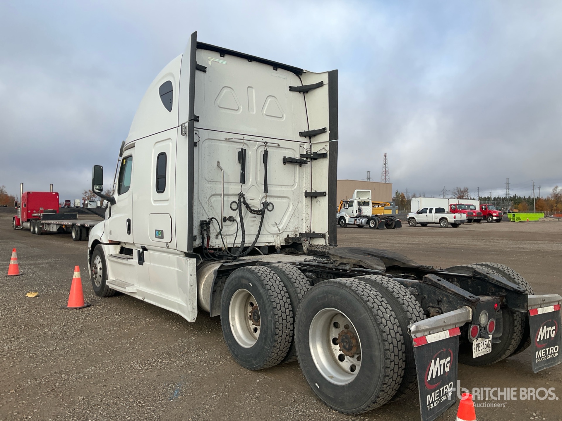 2022 Freightliner CASCADIA 126