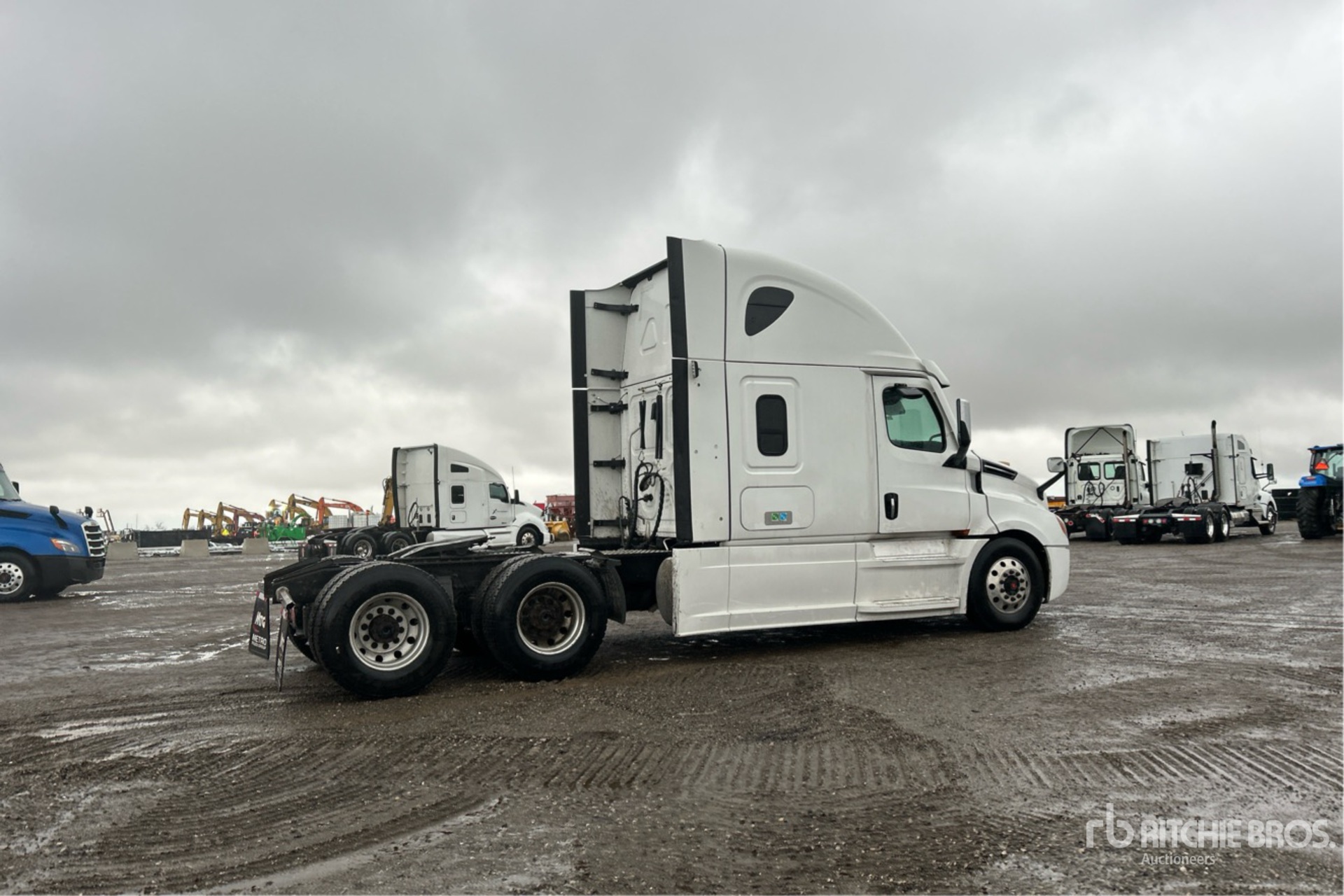 2022 Freightliner CASCADIA 126