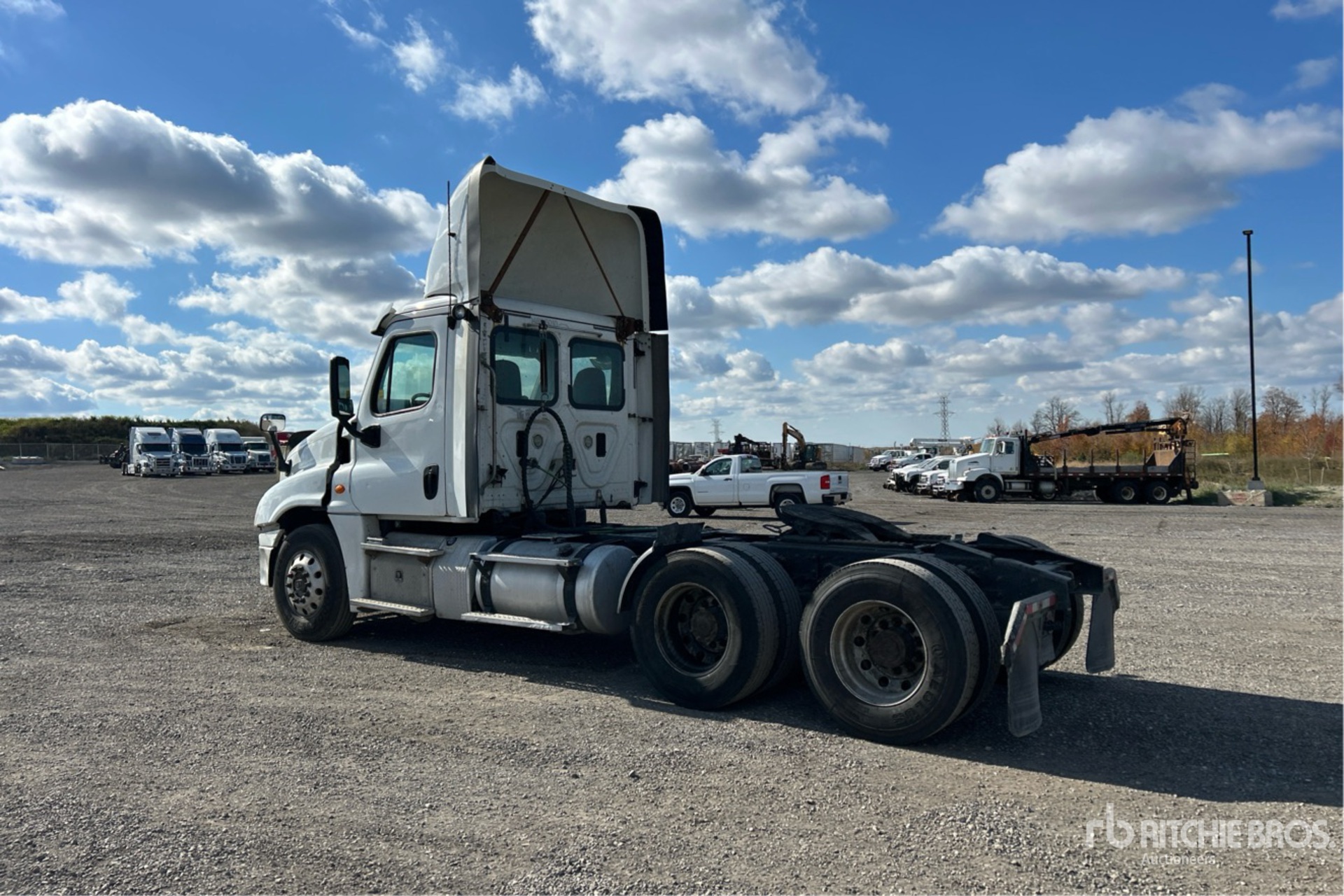 2016 Freightliner CASCADIA 125