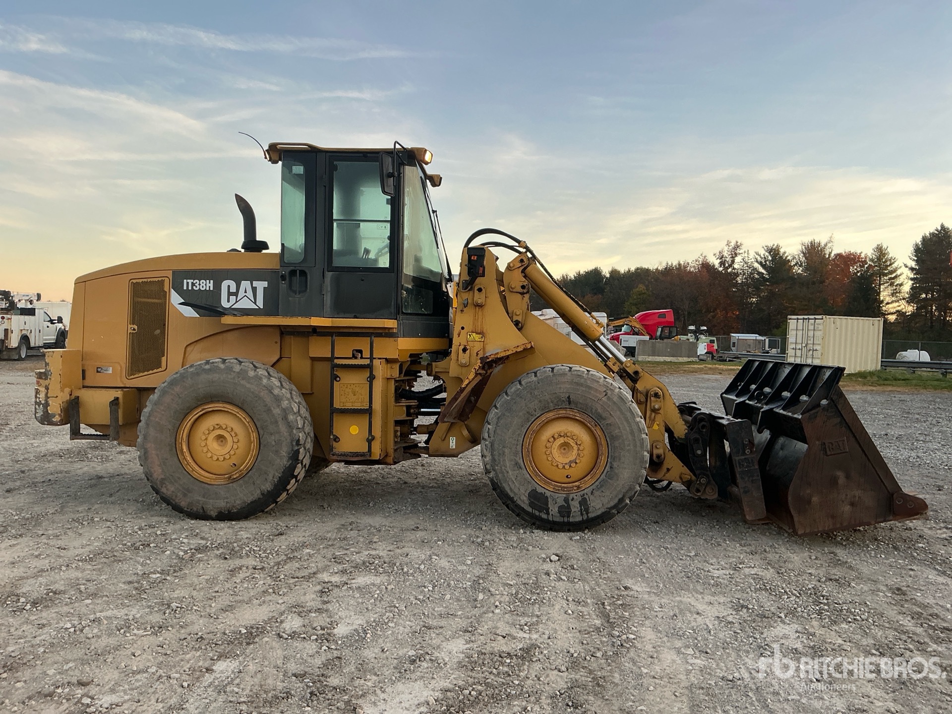 2009 Caterpillar IT38H