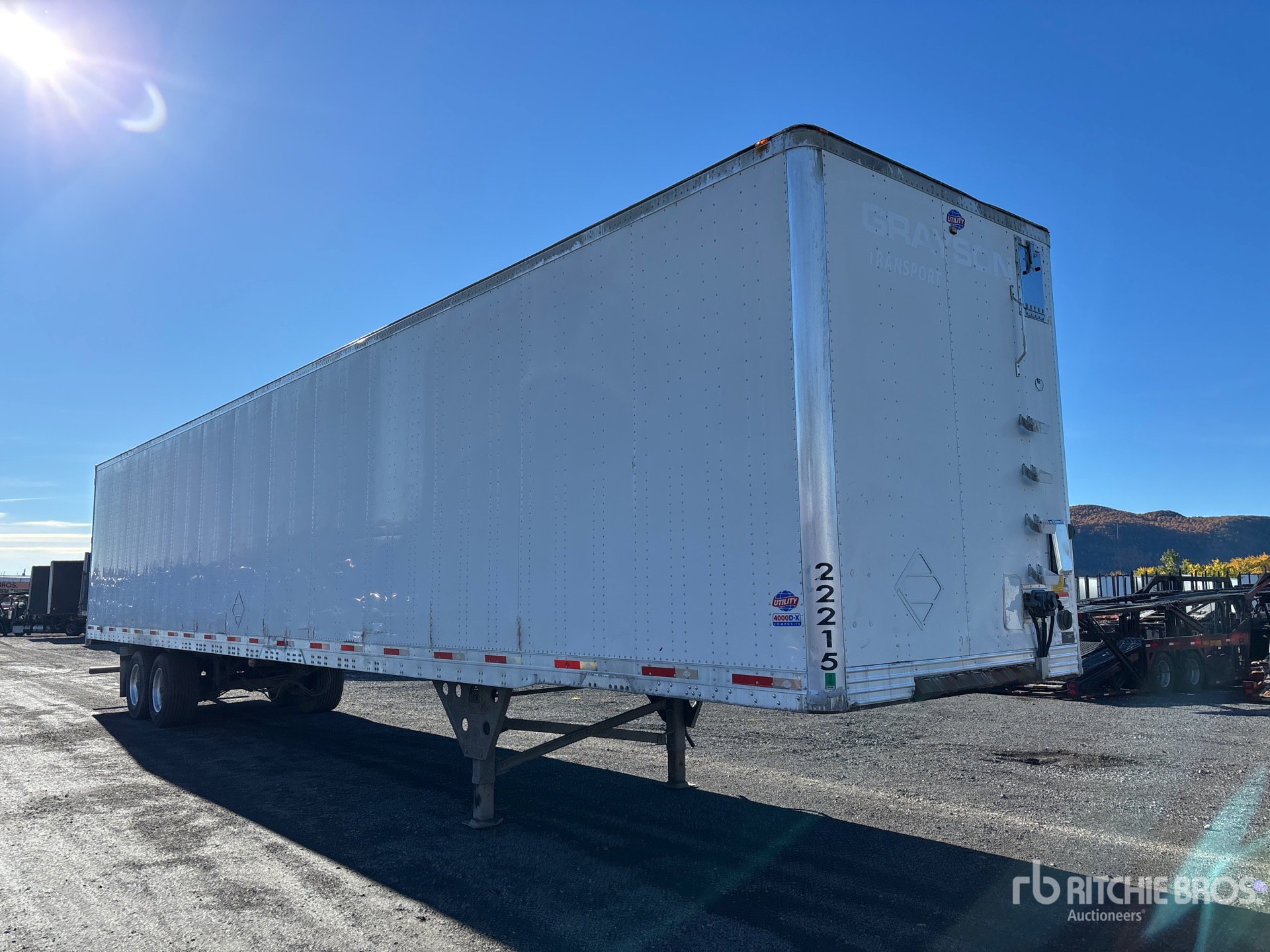 2016 Utility 53 FT T/A