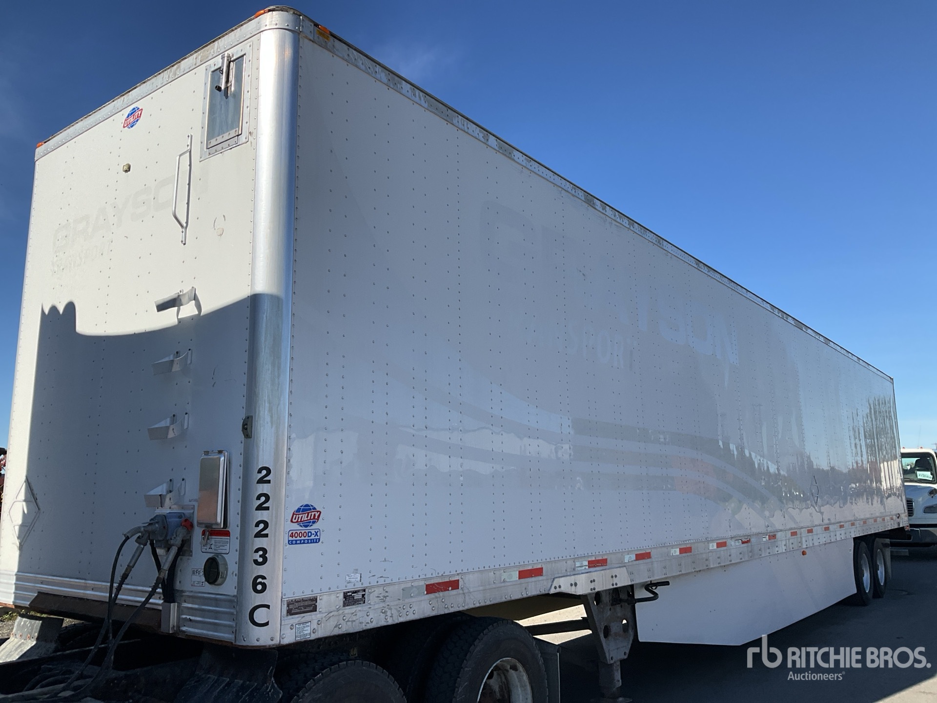 2017 Utility 53 FT T/A