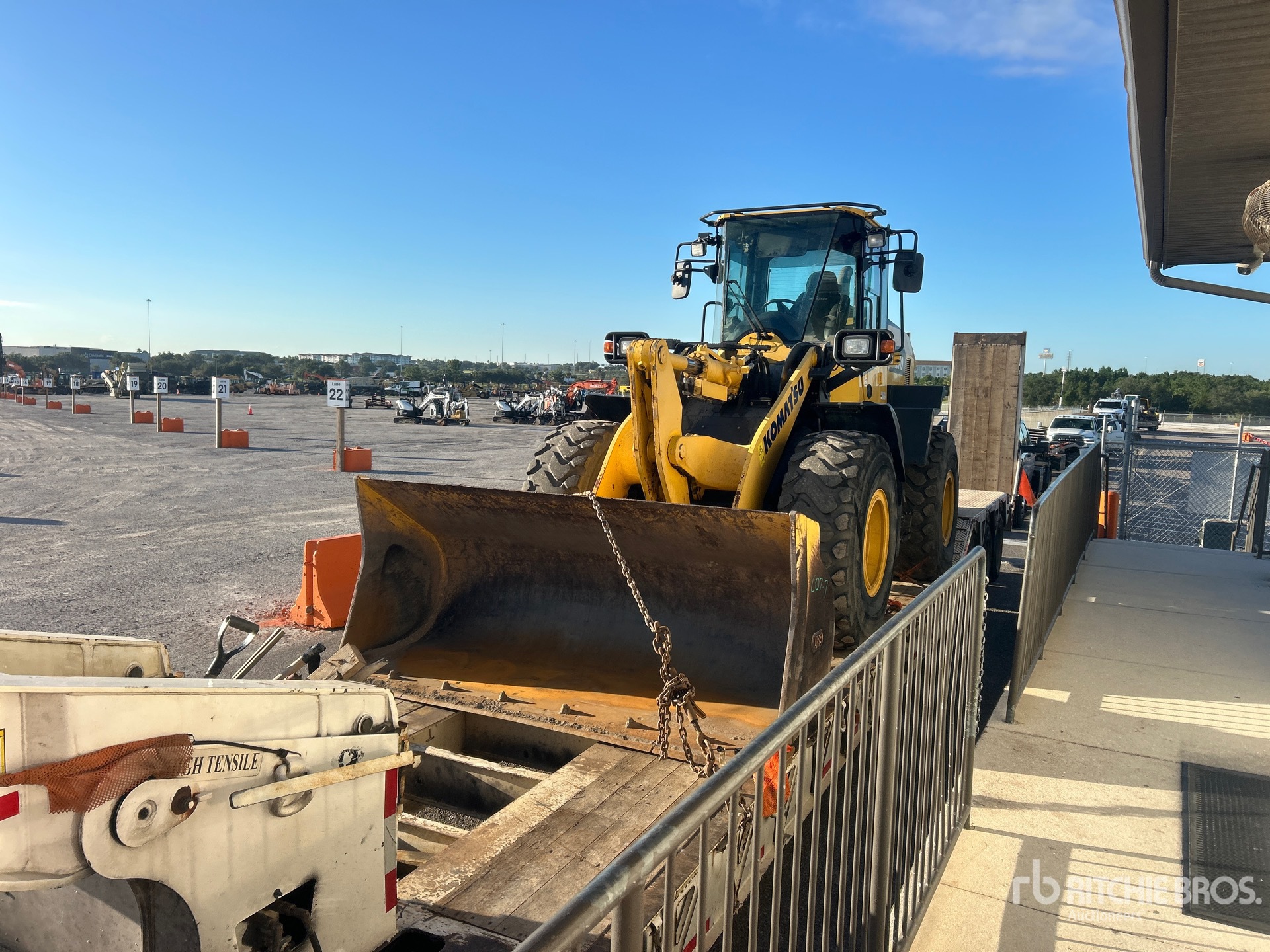 2021 Komatsu WA270-8