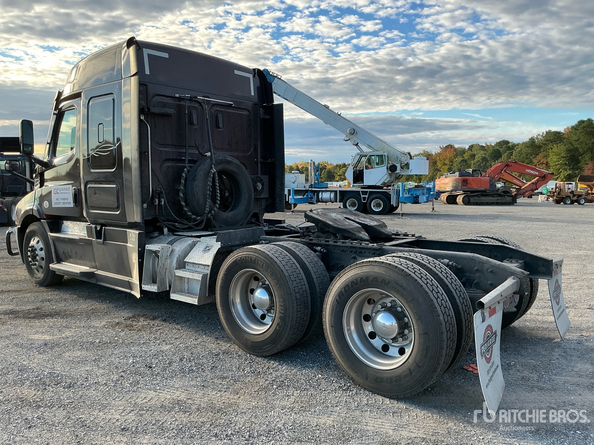 2022 Freightliner CASCADIA 116