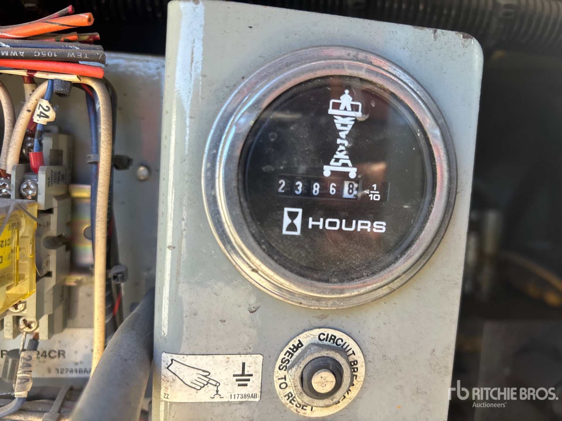 2005 Skyjack SJ7135