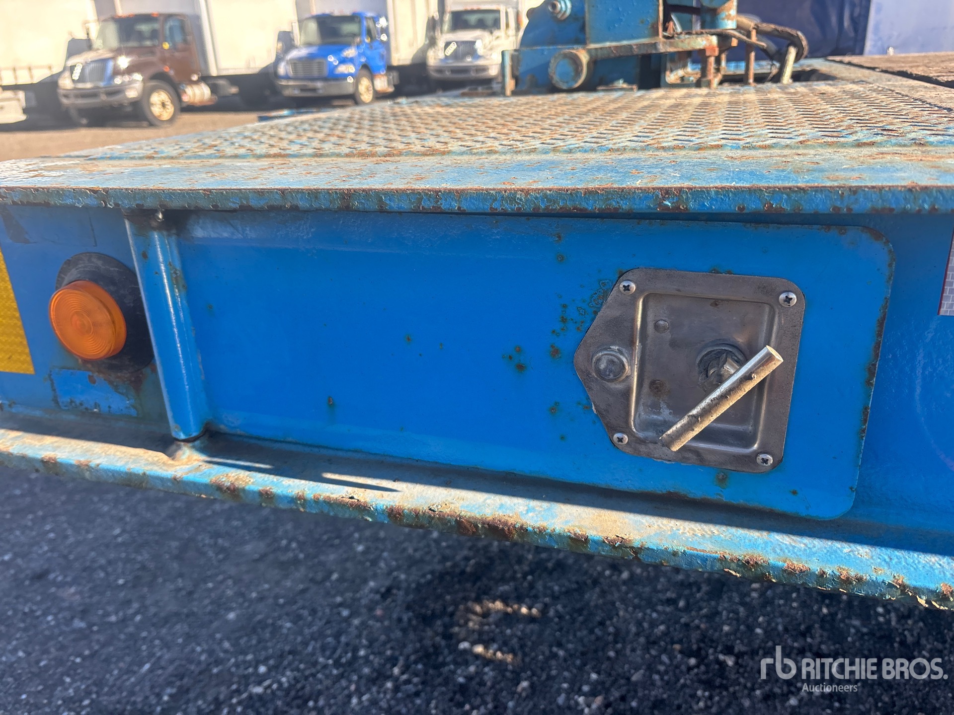 2011 Landoll 455