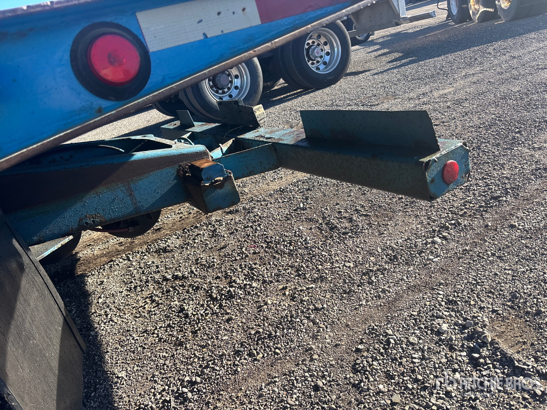 2011 Landoll 455