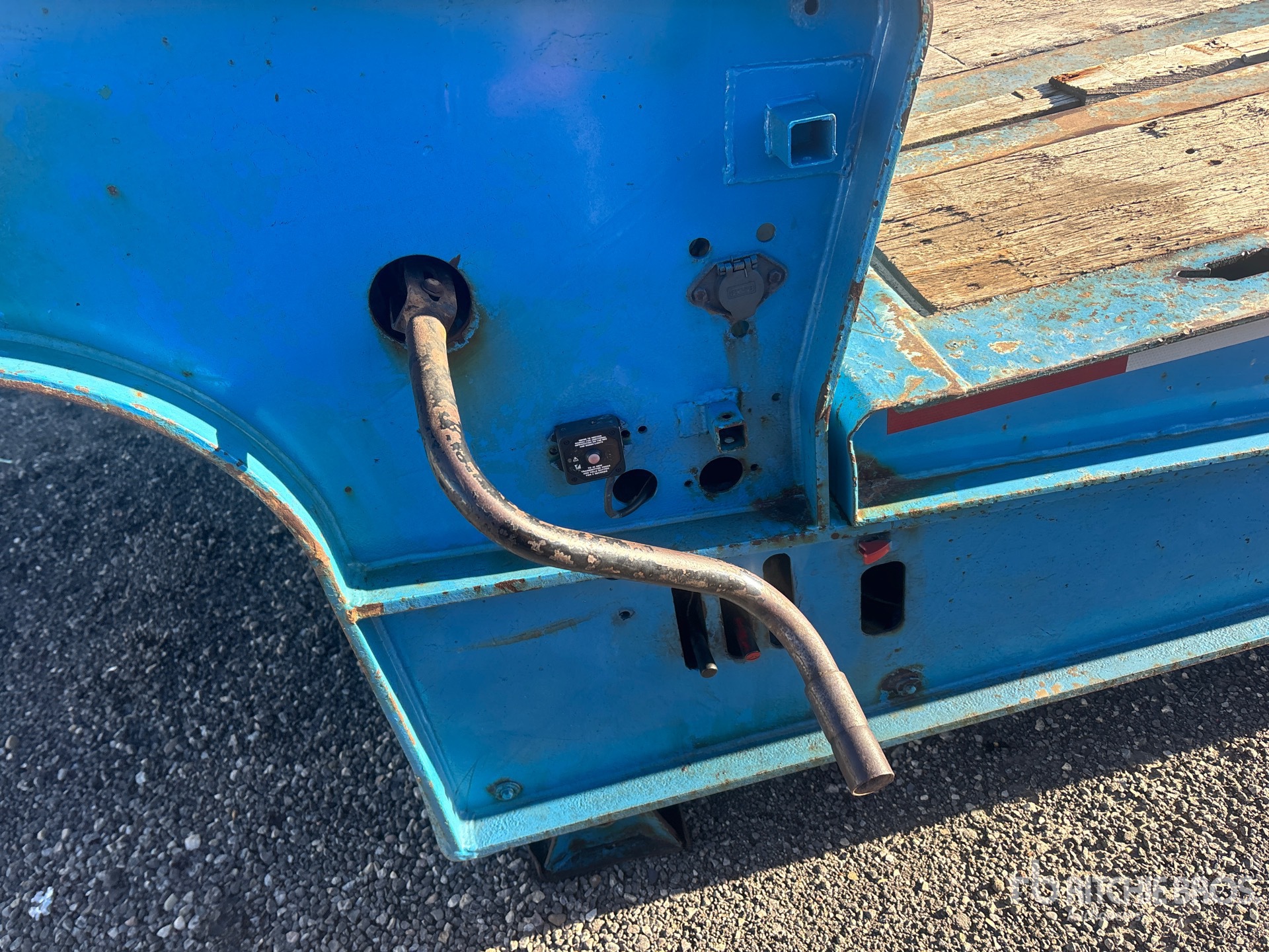 2011 Landoll 455