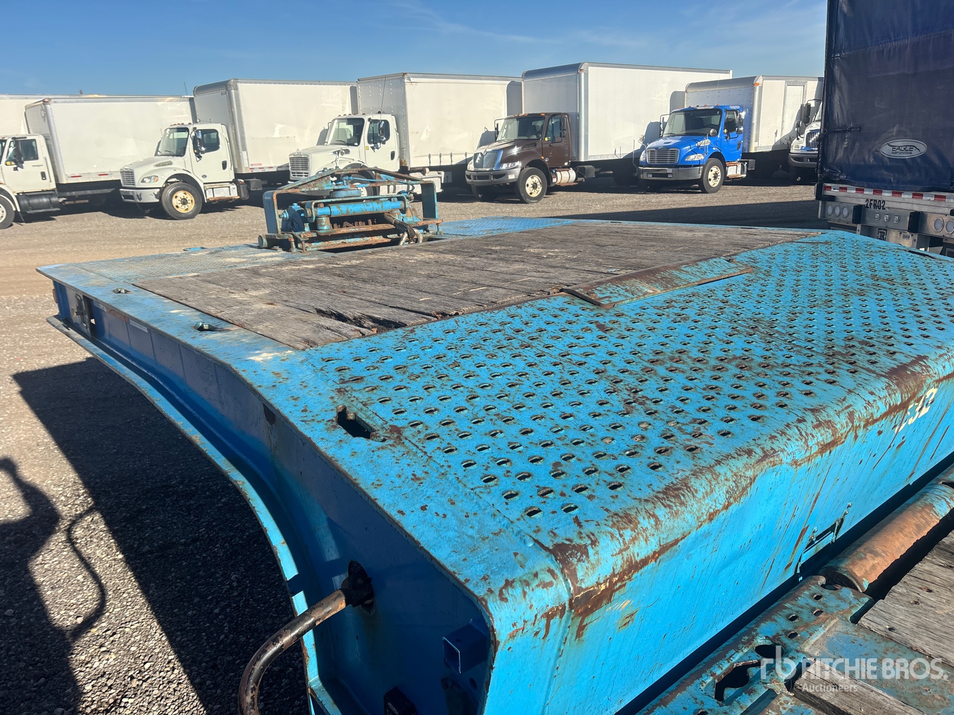 2011 Landoll 455