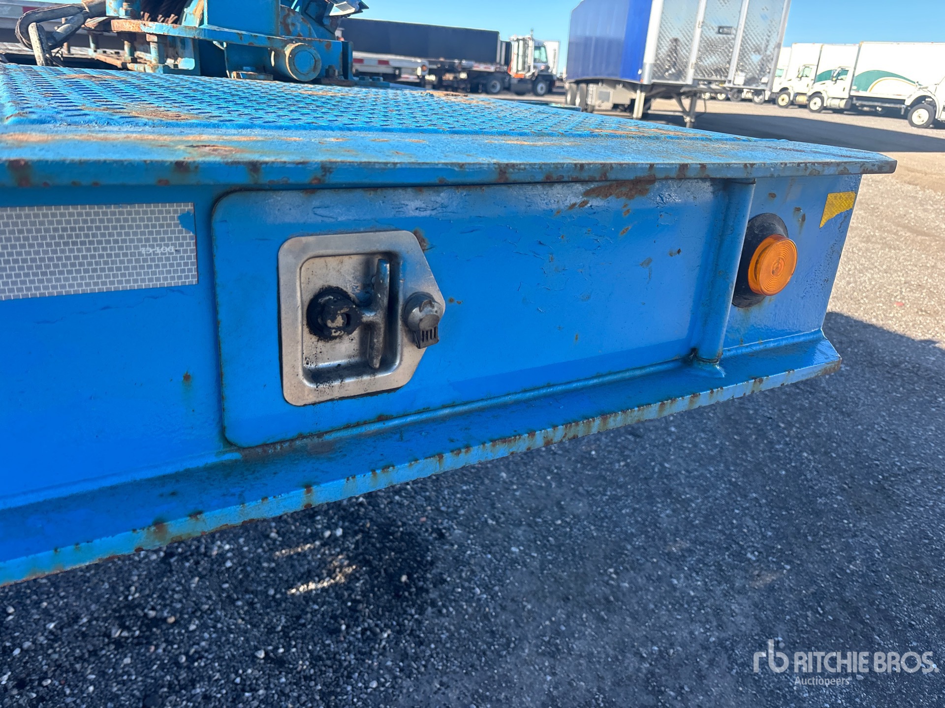 2011 Landoll 455