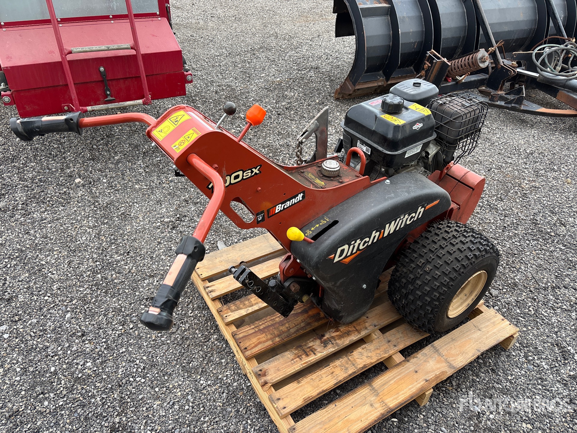 2016 Ditch Witch 100SX