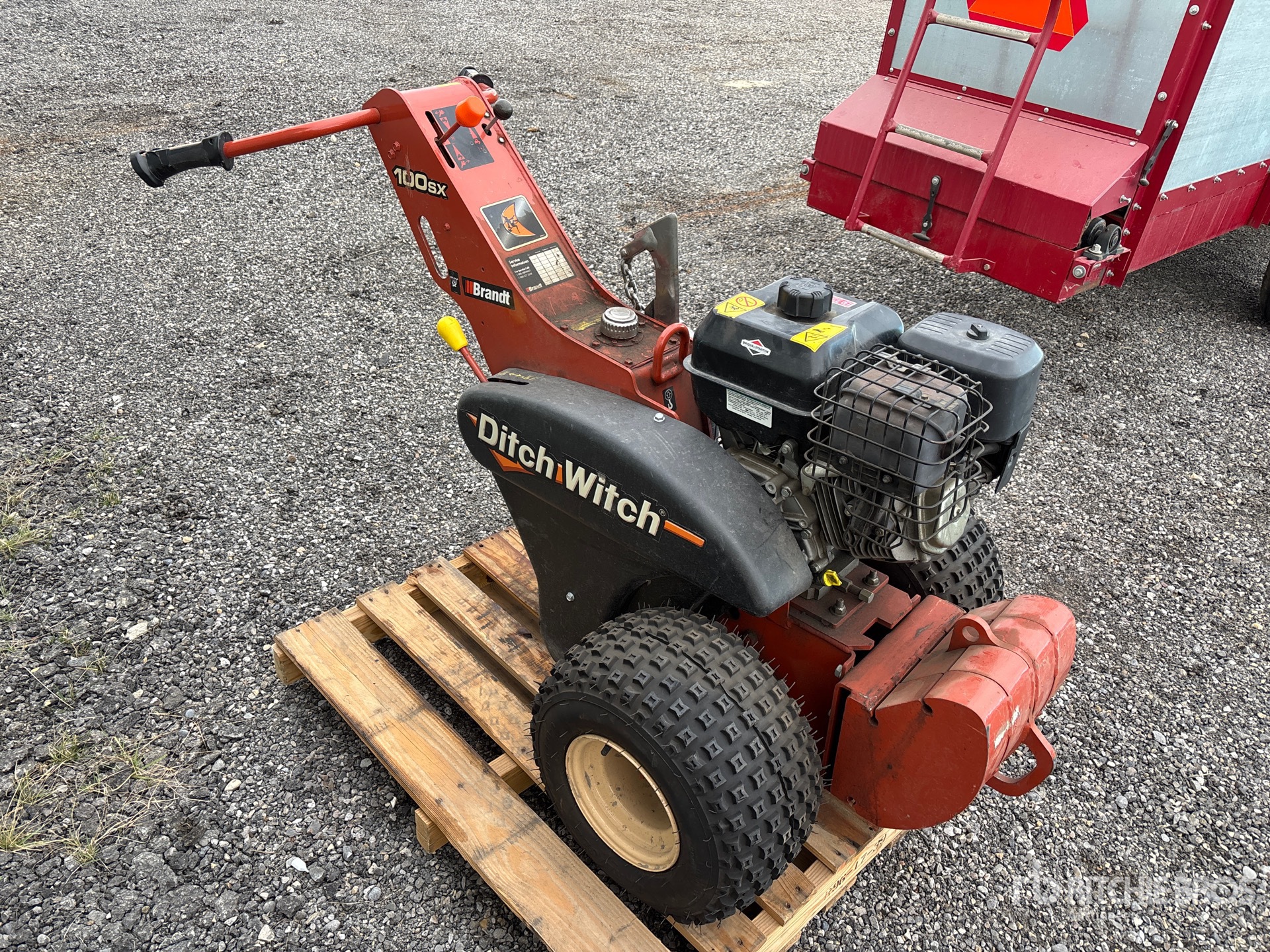 2016 Ditch Witch 100SX