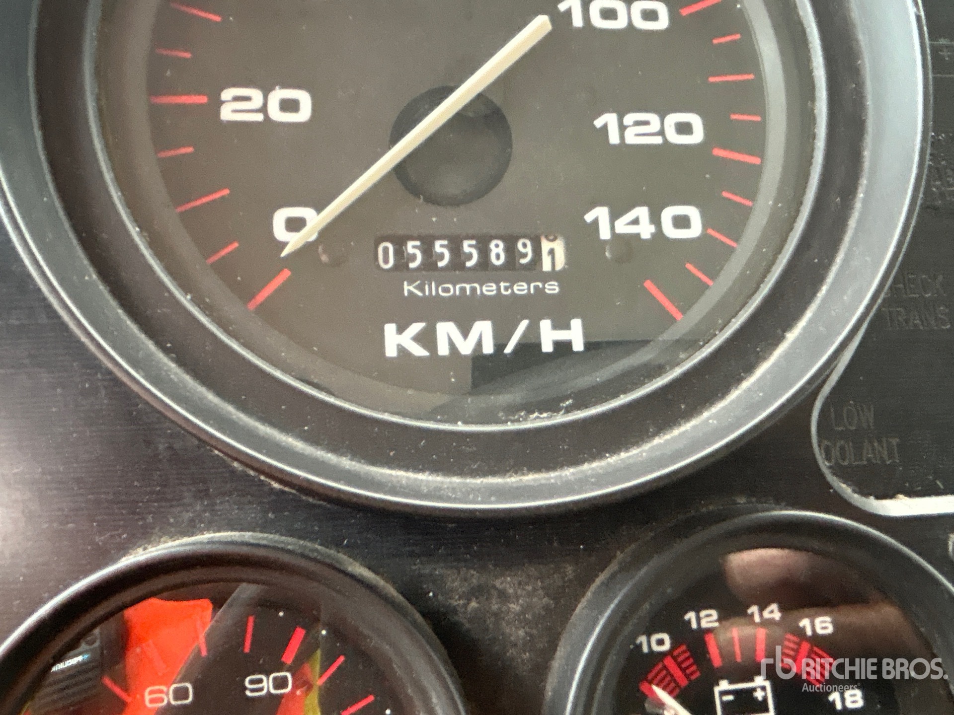2001 Freightliner MT55
