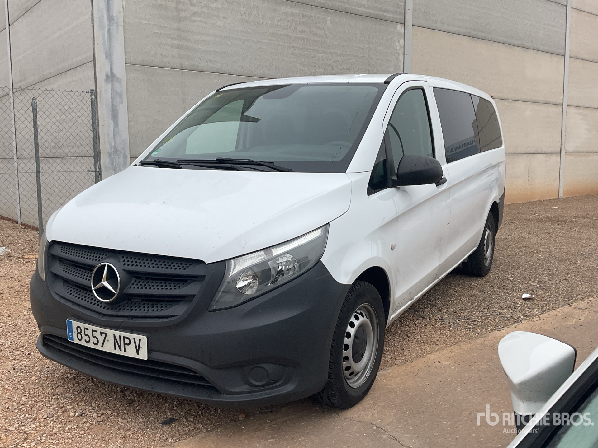 Photo of 2015 Mercedes-Benz VITO TOURER